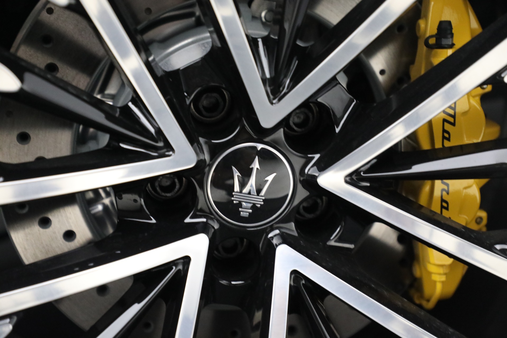 New-2023-Maserati-Grecale-Trofeo