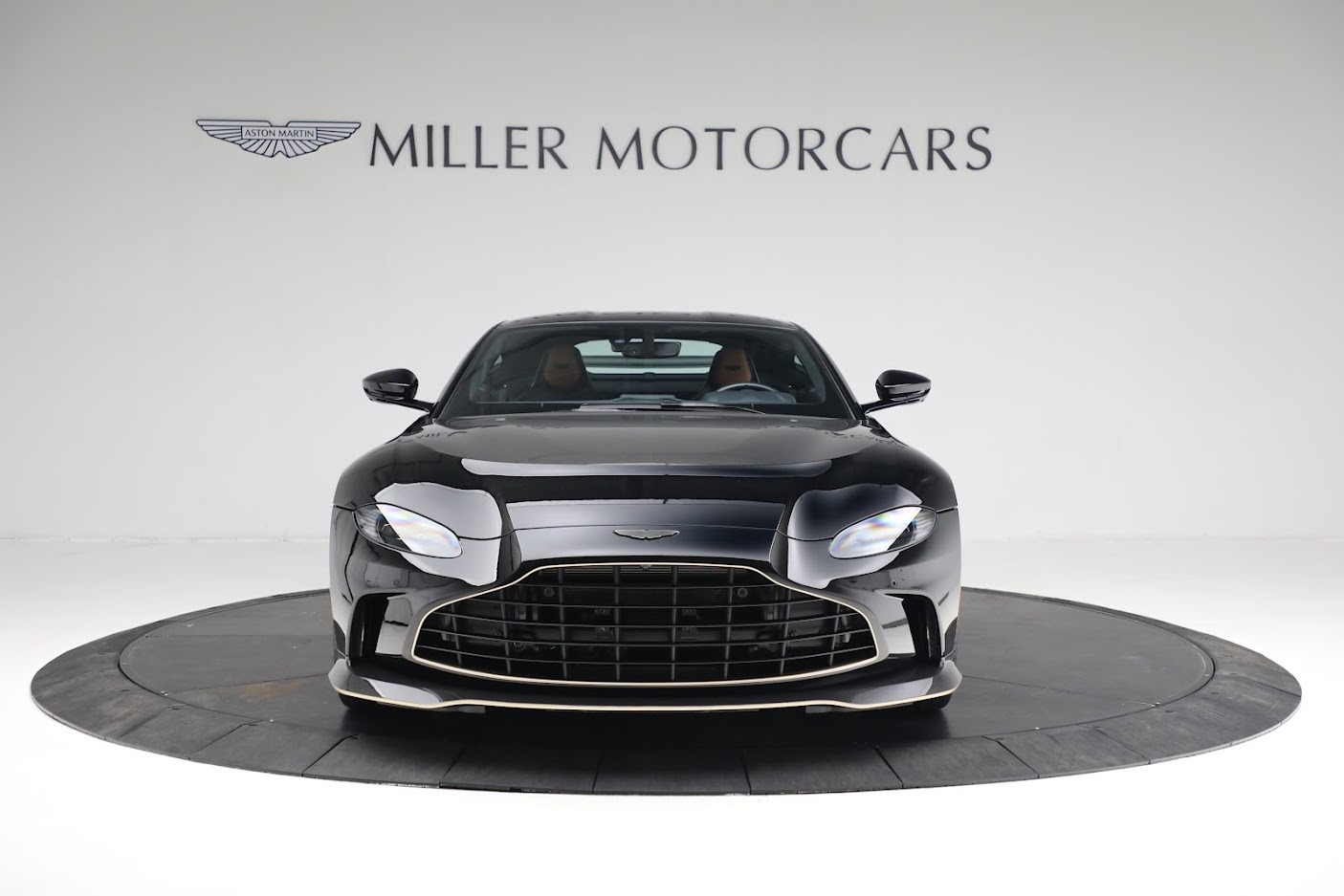 Used-2023-Aston-Martin-Vantage-V12