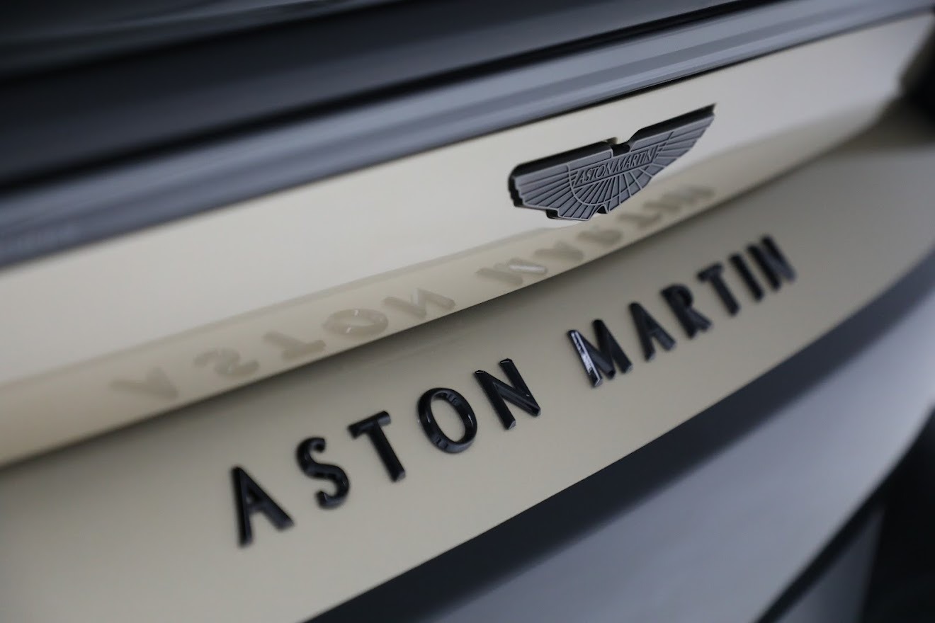 Used-2023-Aston-Martin-Vantage-V12