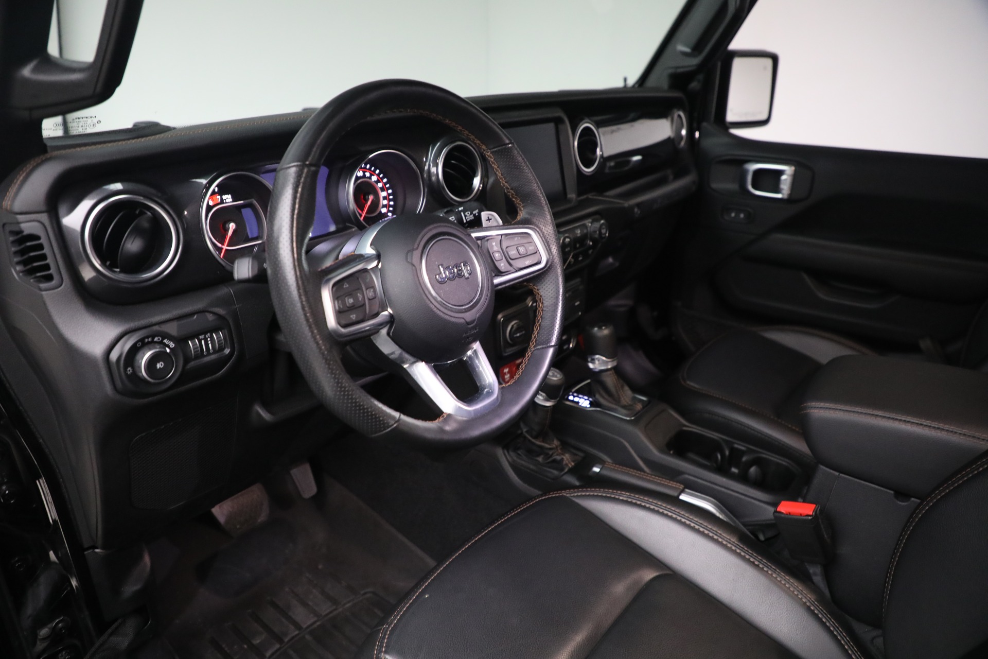 Used-2021-Jeep-Wrangler-Unlimited-Rubicon-392