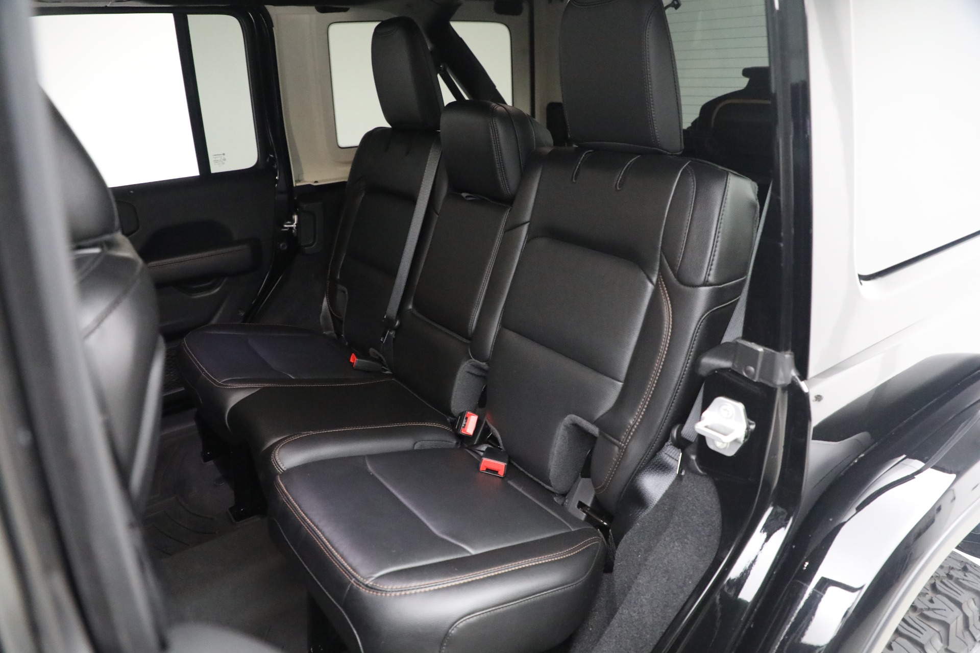 Used-2021-Jeep-Wrangler-Unlimited-Rubicon-392