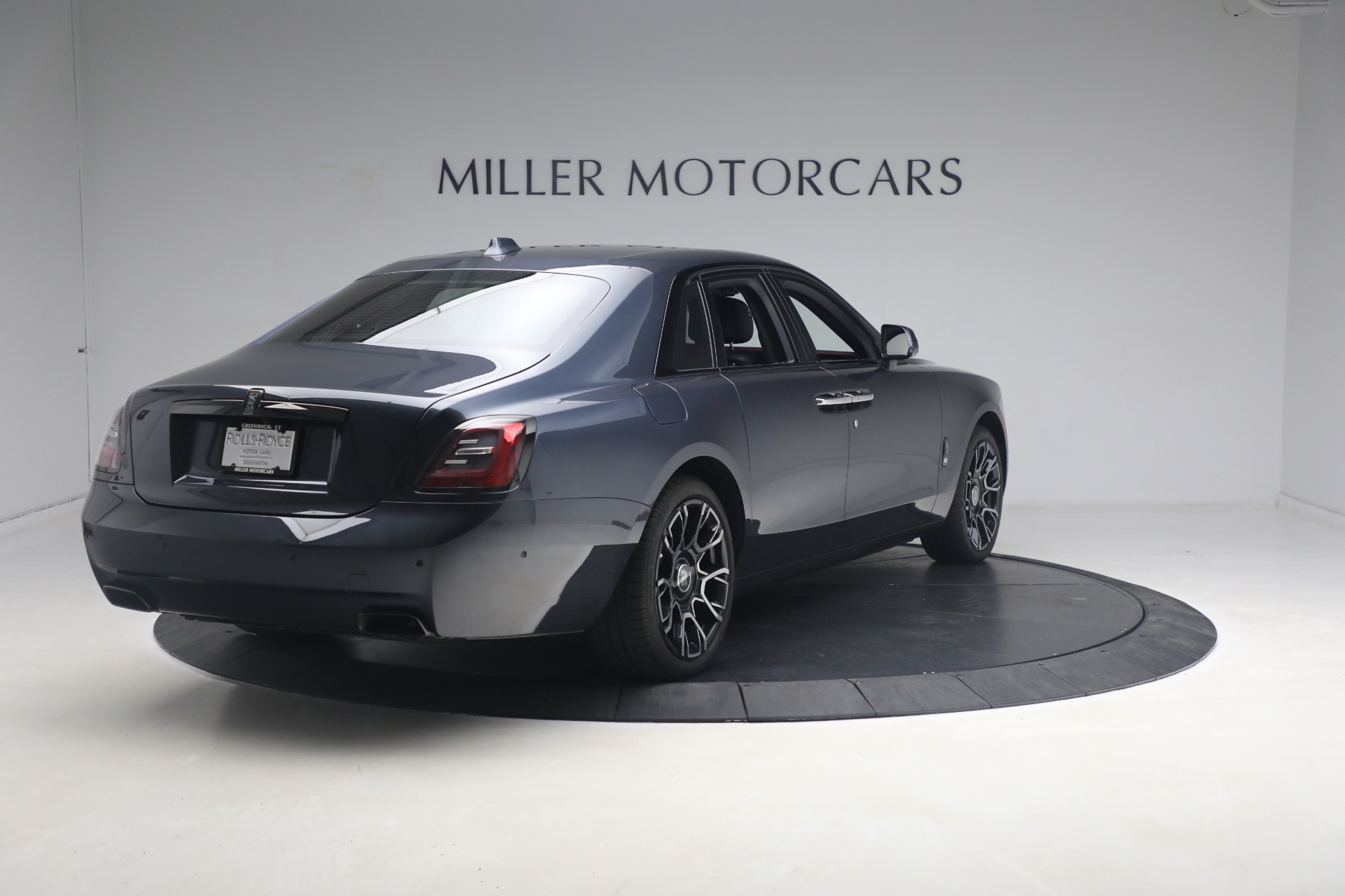 Used-2022-Rolls-Royce-Black-Badge-Ghost