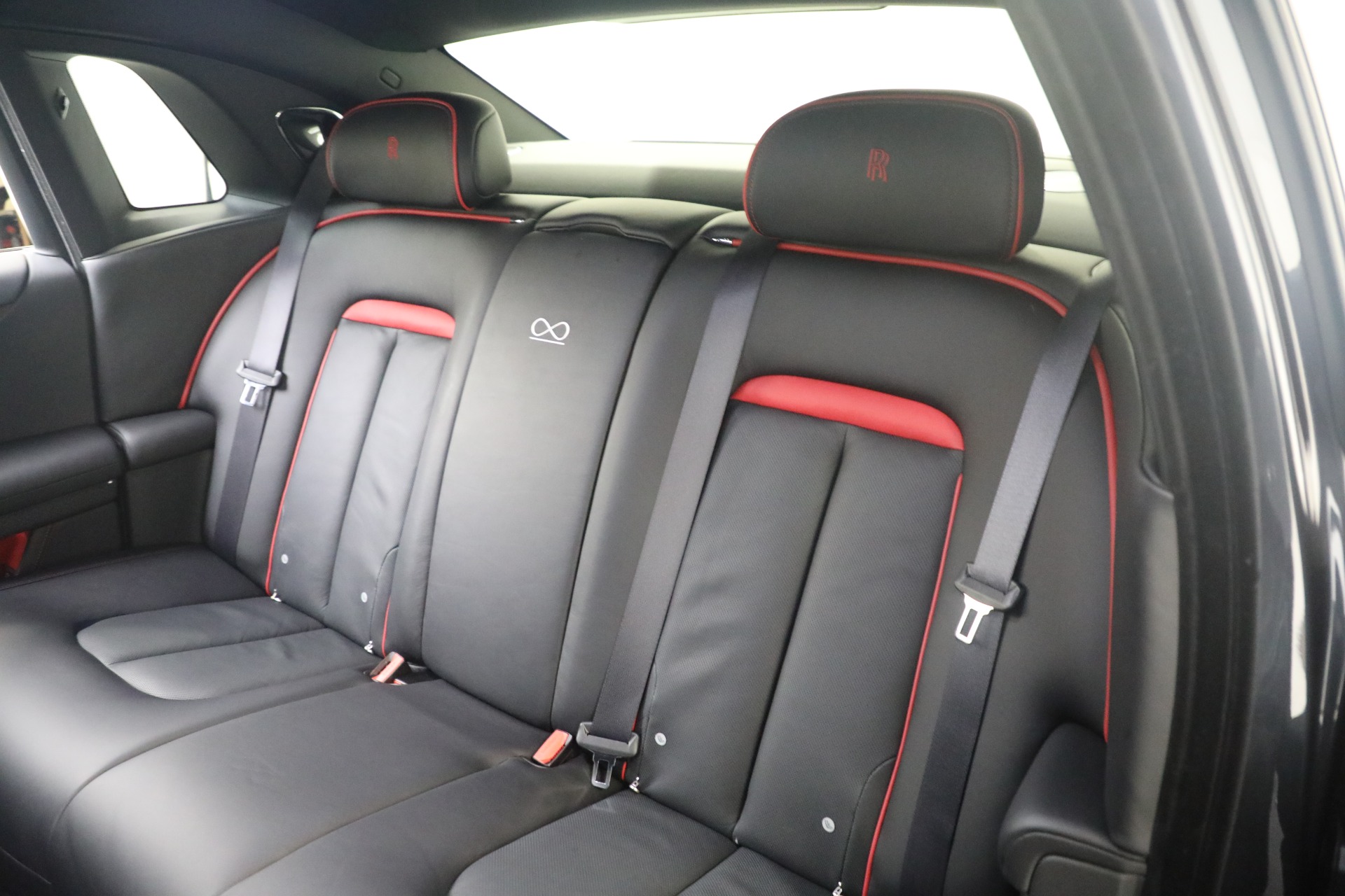 Used-2022-Rolls-Royce-Black-Badge-Ghost