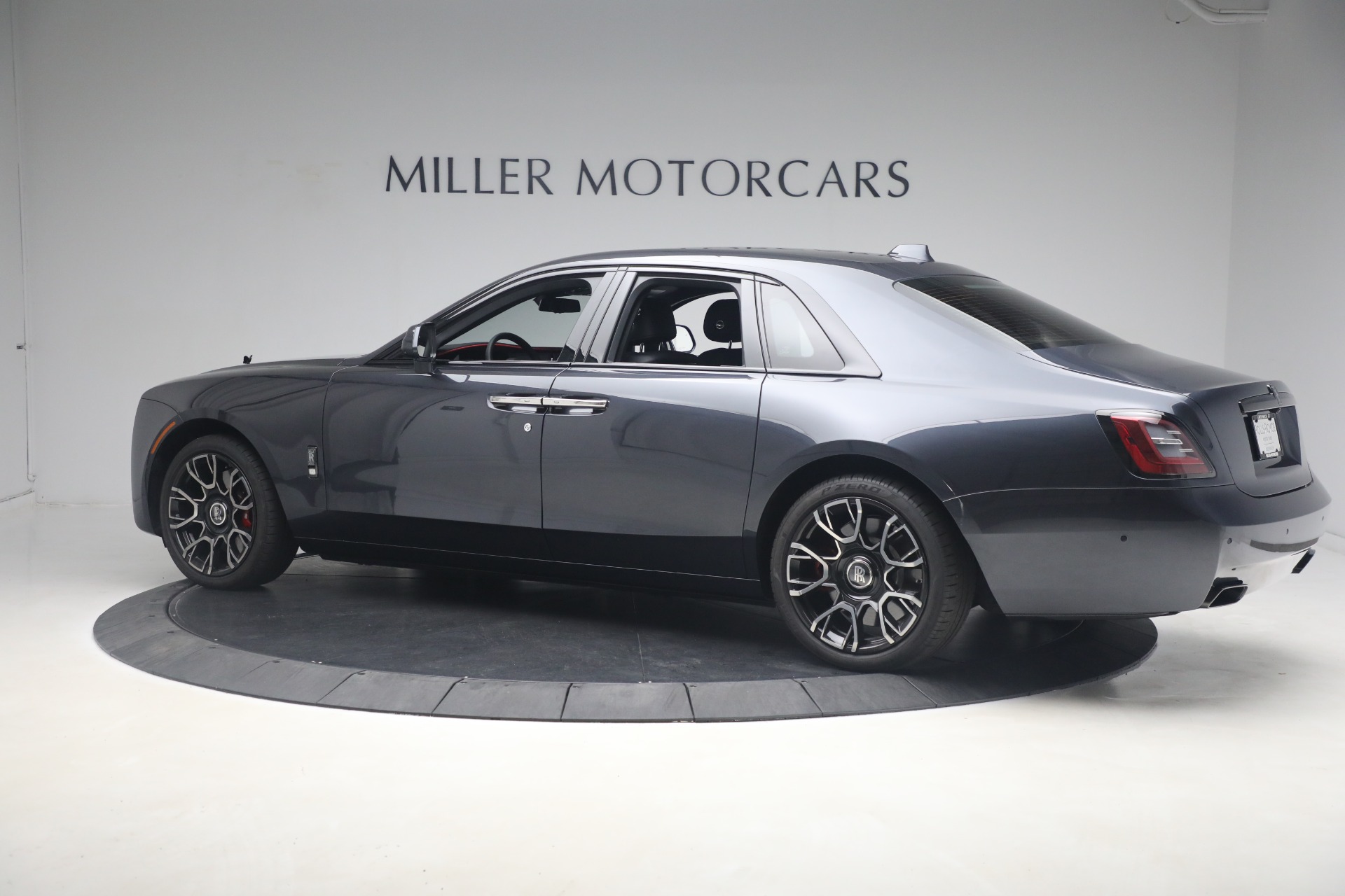 Used-2022-Rolls-Royce-Black-Badge-Ghost