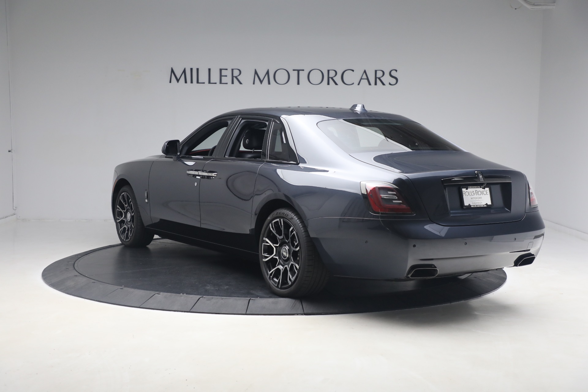 Used-2022-Rolls-Royce-Black-Badge-Ghost