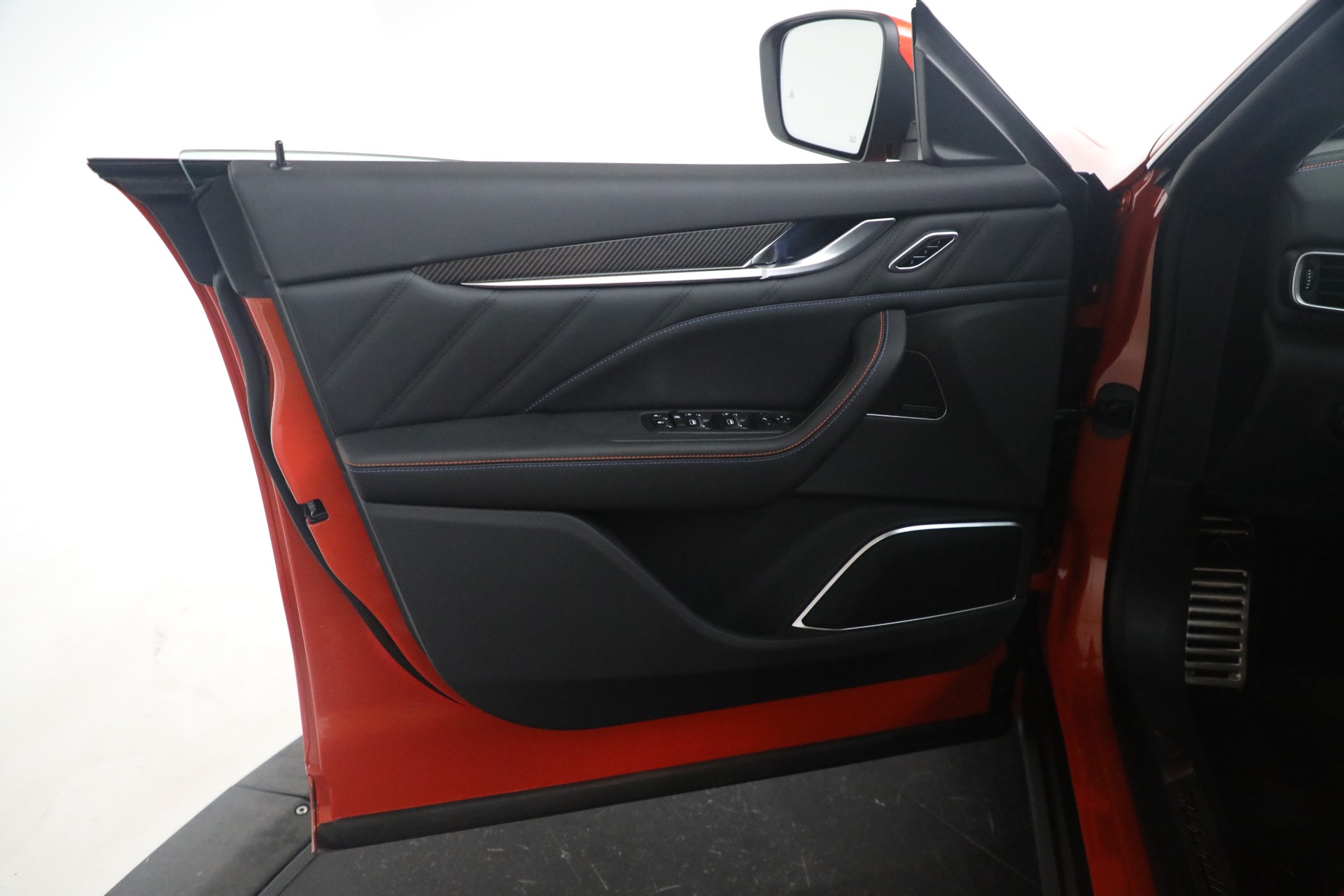 New-2023-Maserati-Levante-F-Tributo