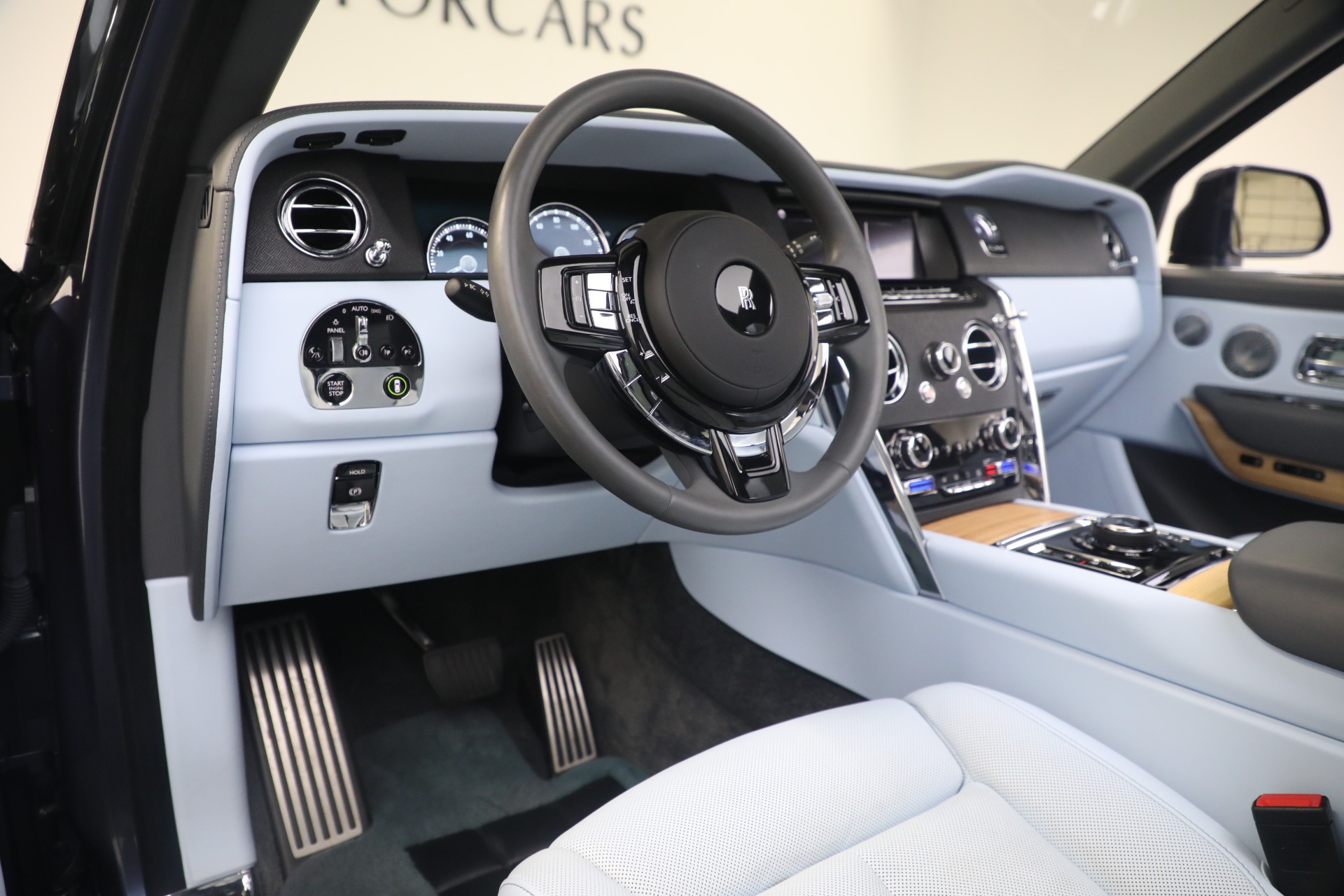 Used-2019-Rolls-Royce-Cullinan