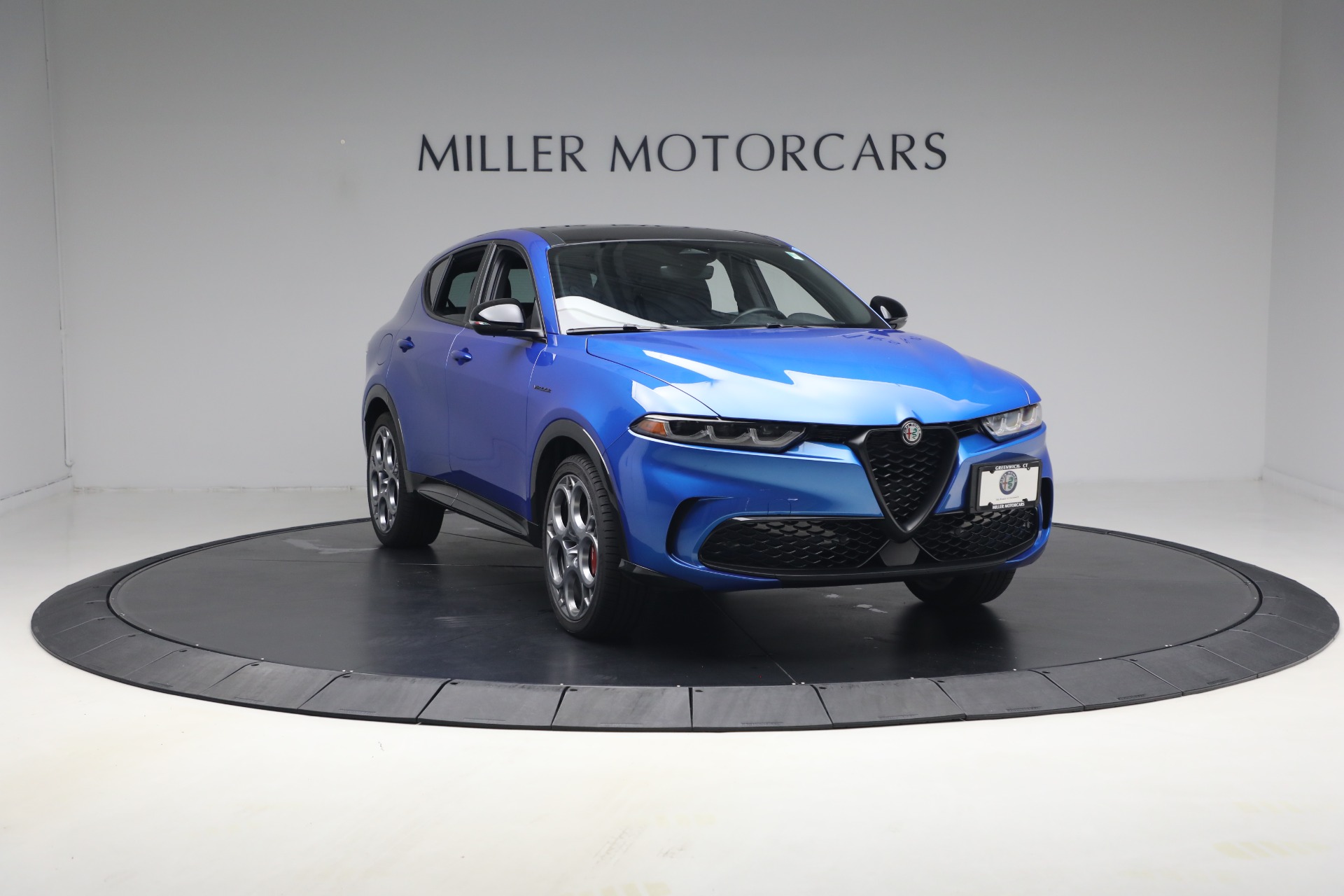 Used-2024-Alfa-Romeo-Tonale-Veloce