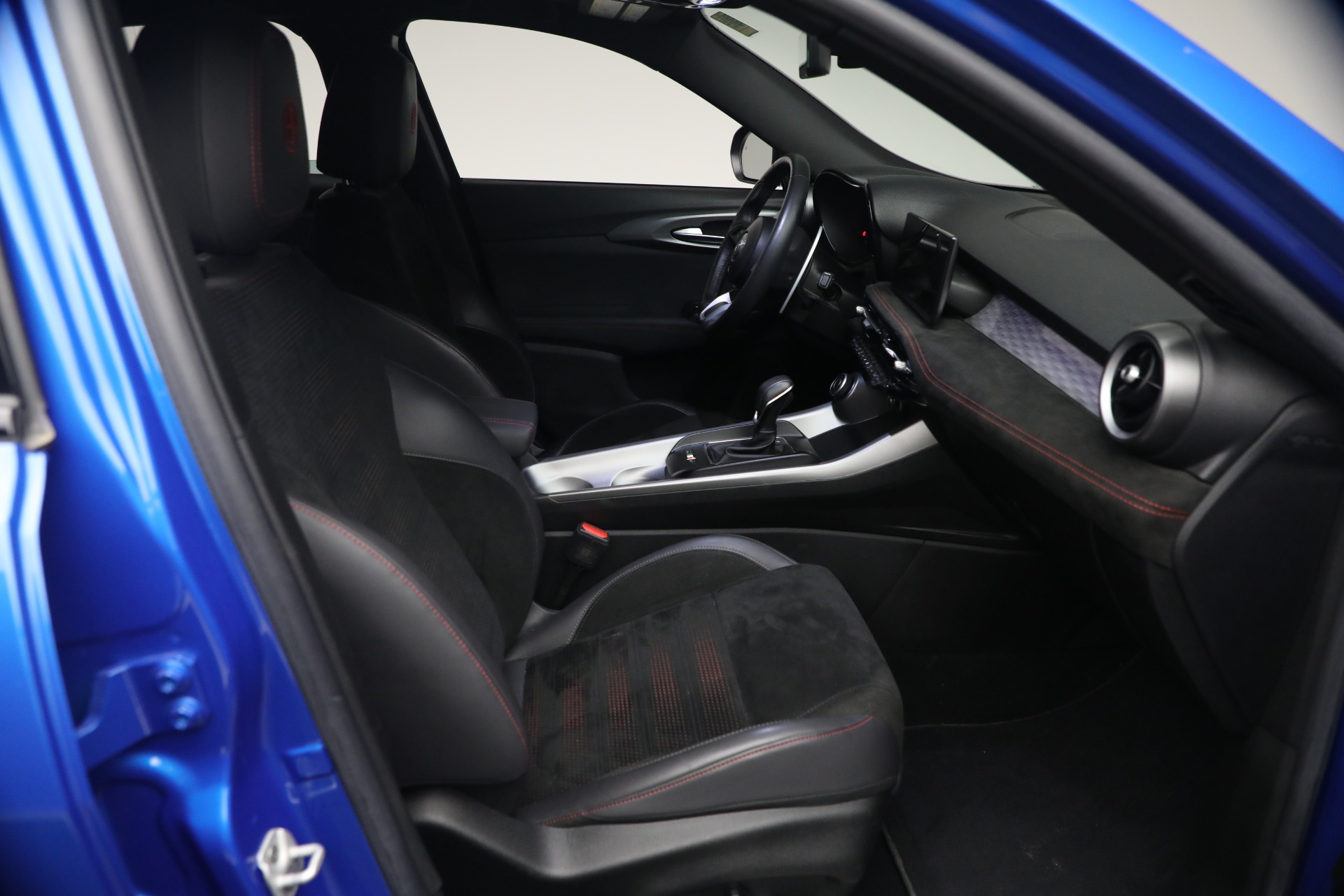 Used-2024-Alfa-Romeo-Tonale-Veloce