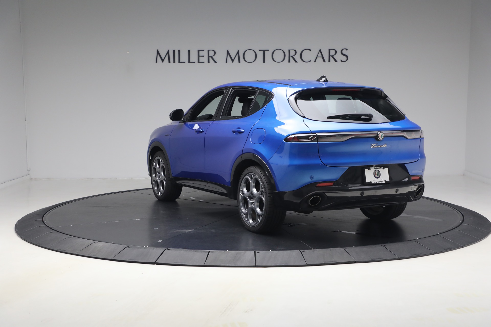 Used-2024-Alfa-Romeo-Tonale-Veloce