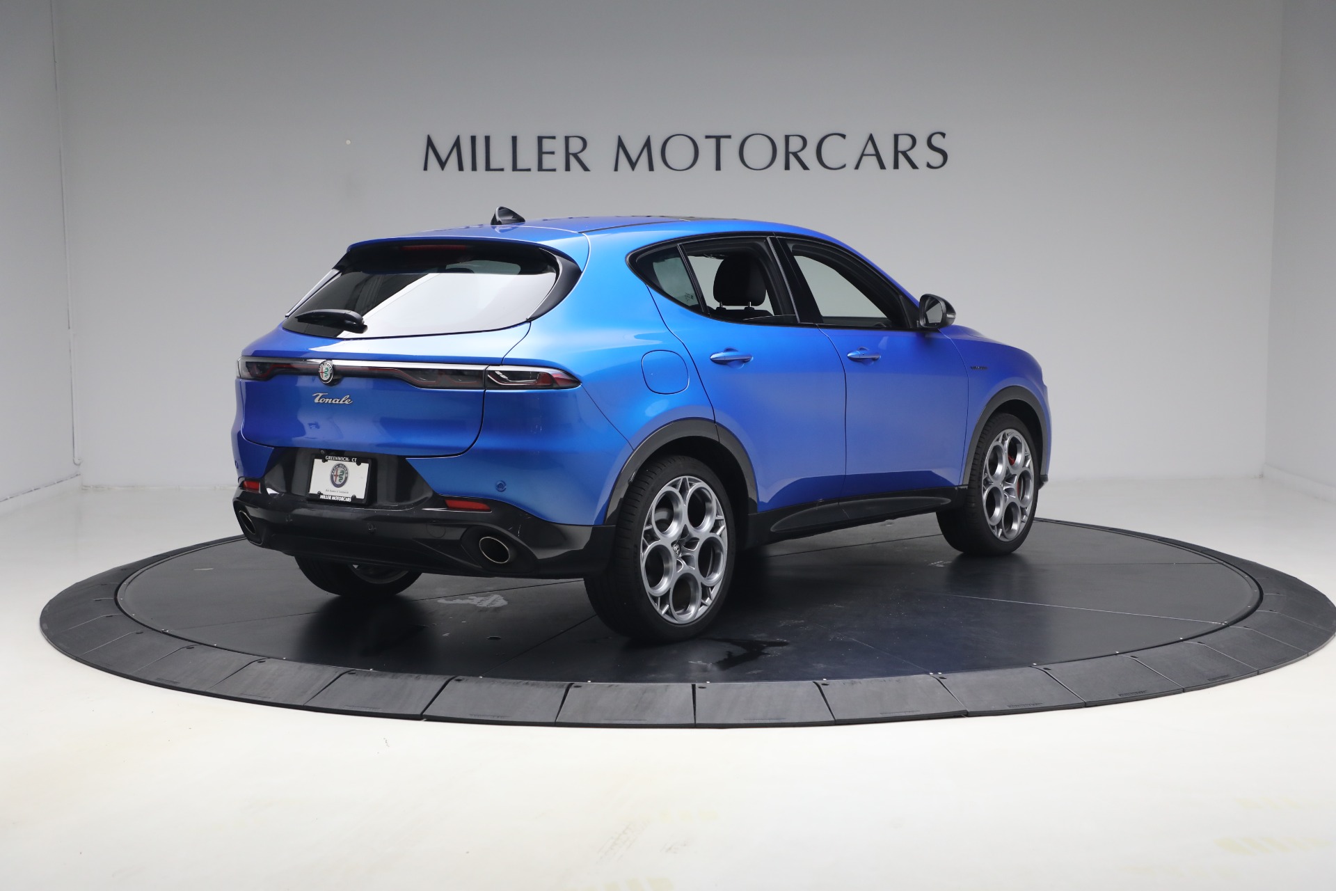 Used-2024-Alfa-Romeo-Tonale-Veloce
