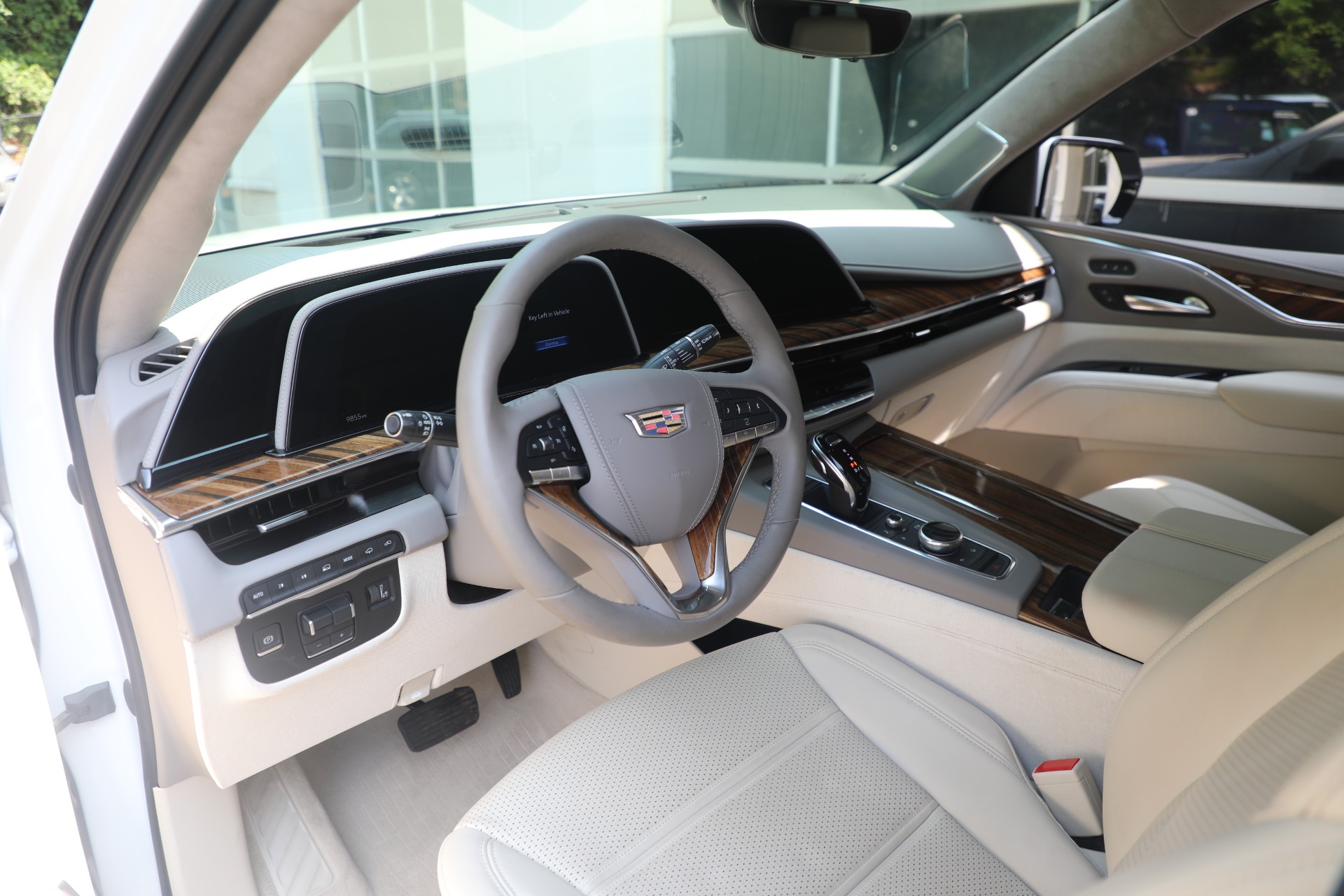 Used-2021-Cadillac-Escalade-ESV-Premium-Luxury-Platinum