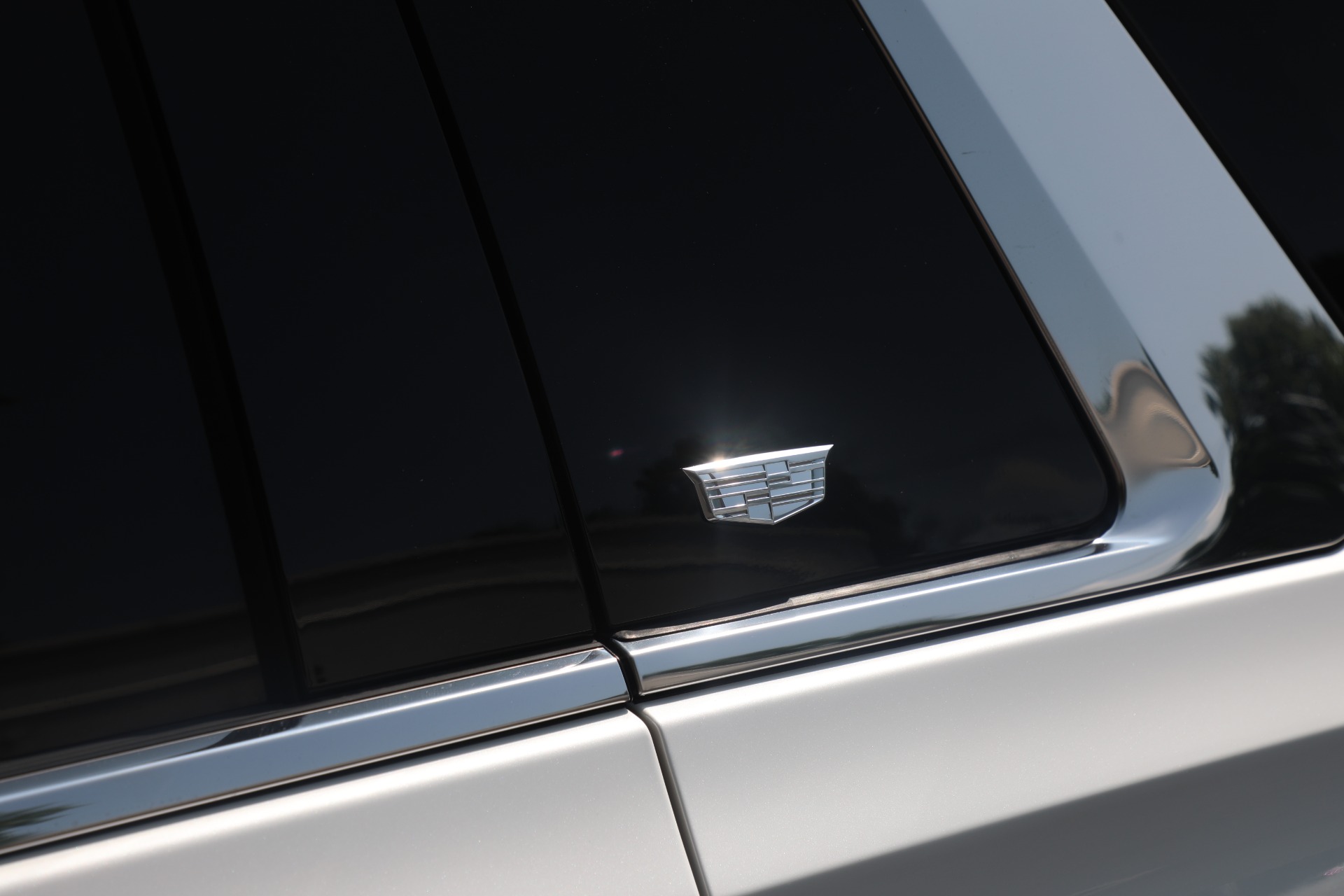 Used-2021-Cadillac-Escalade-ESV-Premium-Luxury-Platinum