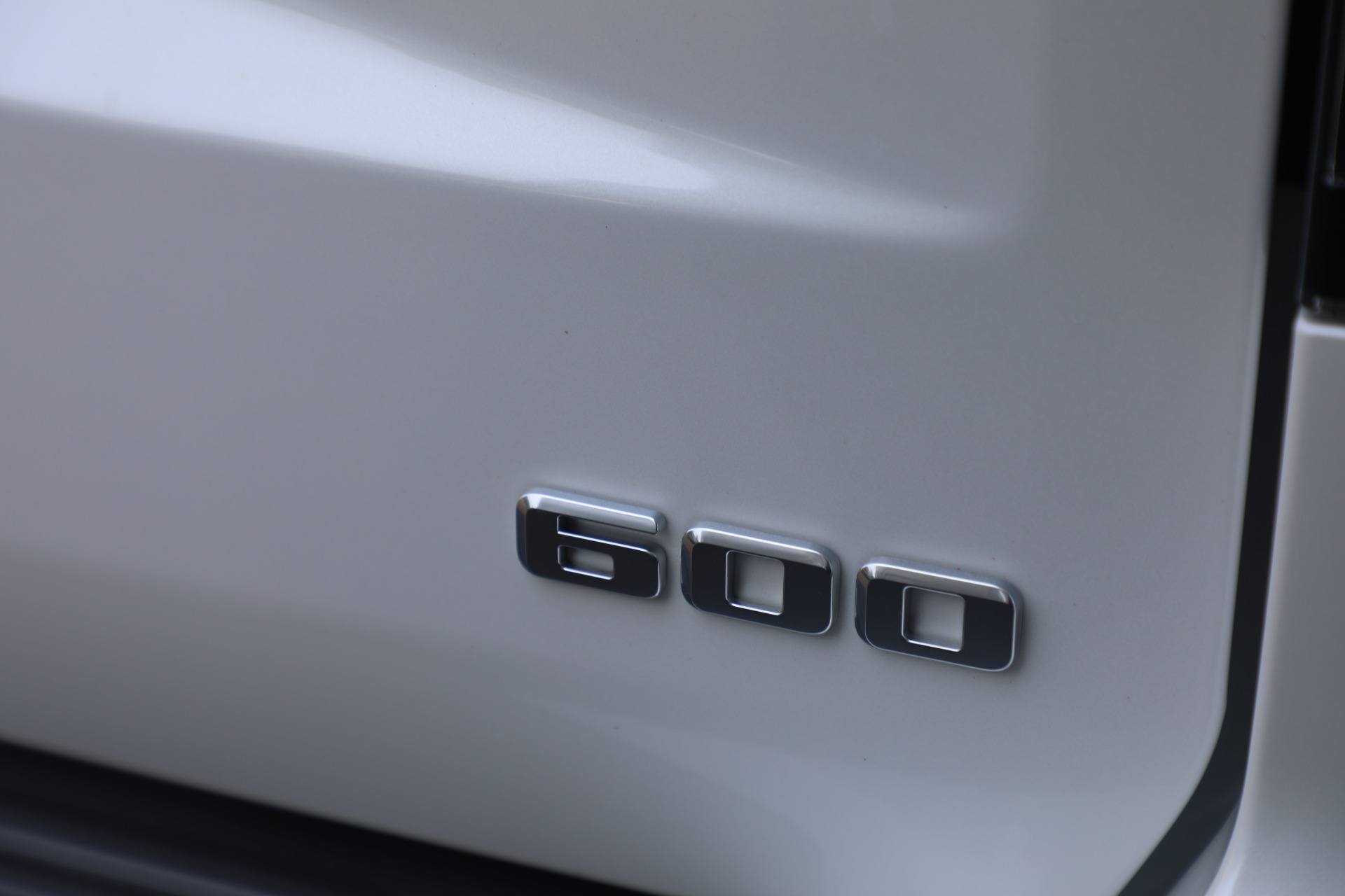 Used-2021-Cadillac-Escalade-ESV-Premium-Luxury-Platinum