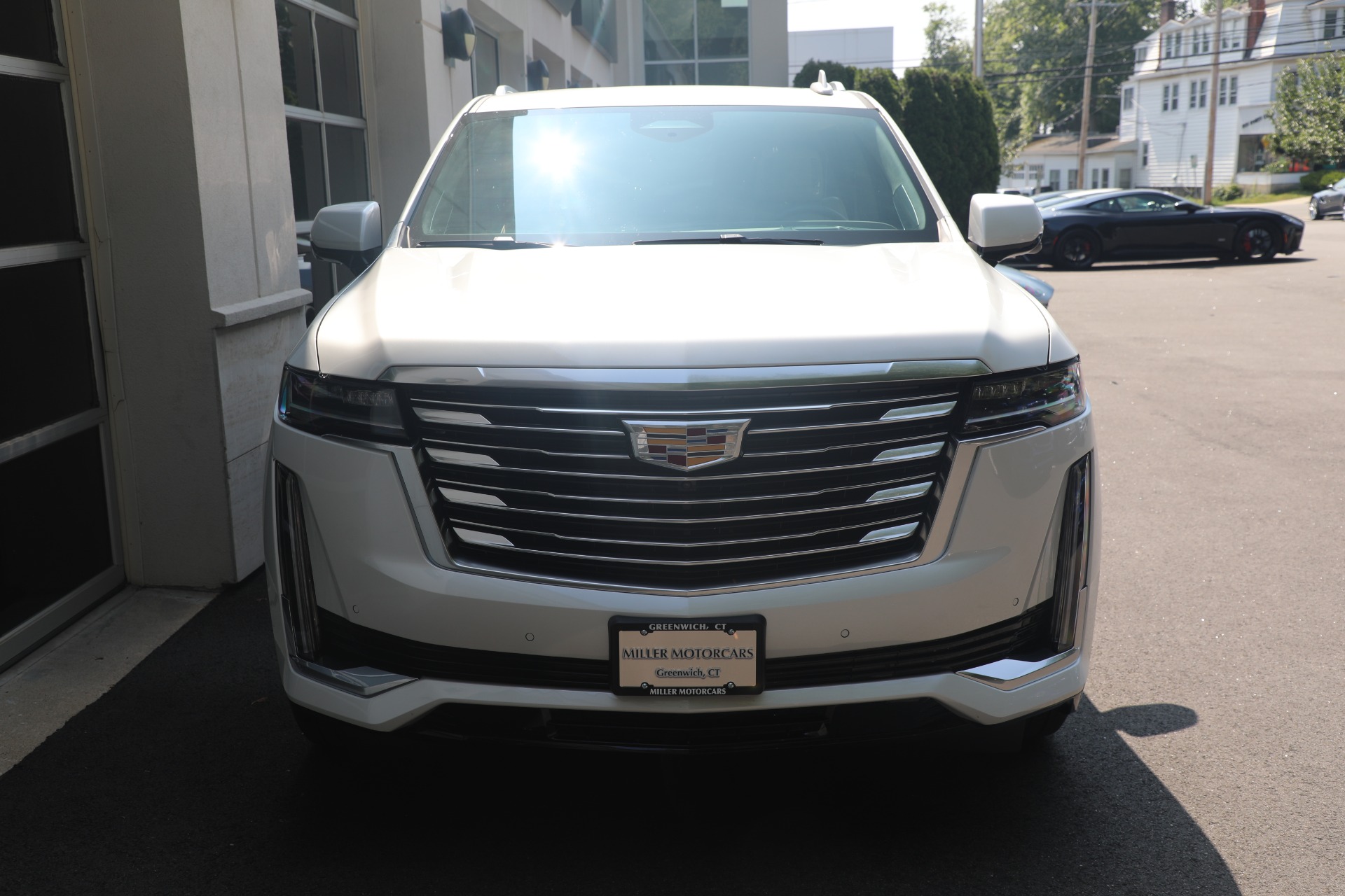 Used-2021-Cadillac-Escalade-ESV-Premium-Luxury-Platinum