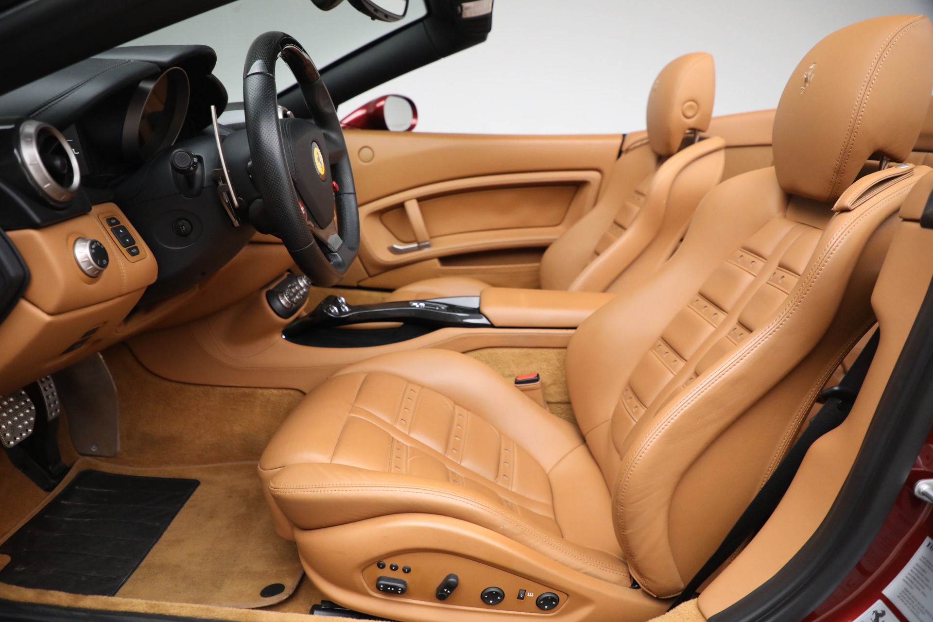 Used-2014-Ferrari-California
