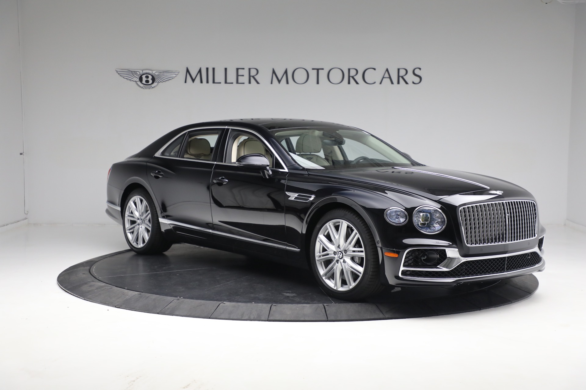 New-2023-Bentley-Flying-Spur-V8
