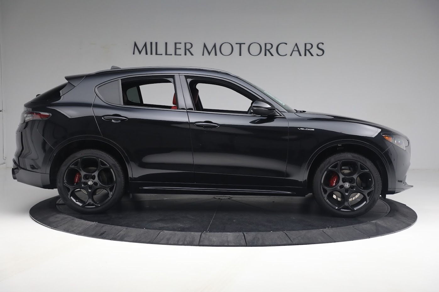 New-2024-Alfa-Romeo-Stelvio-Veloce