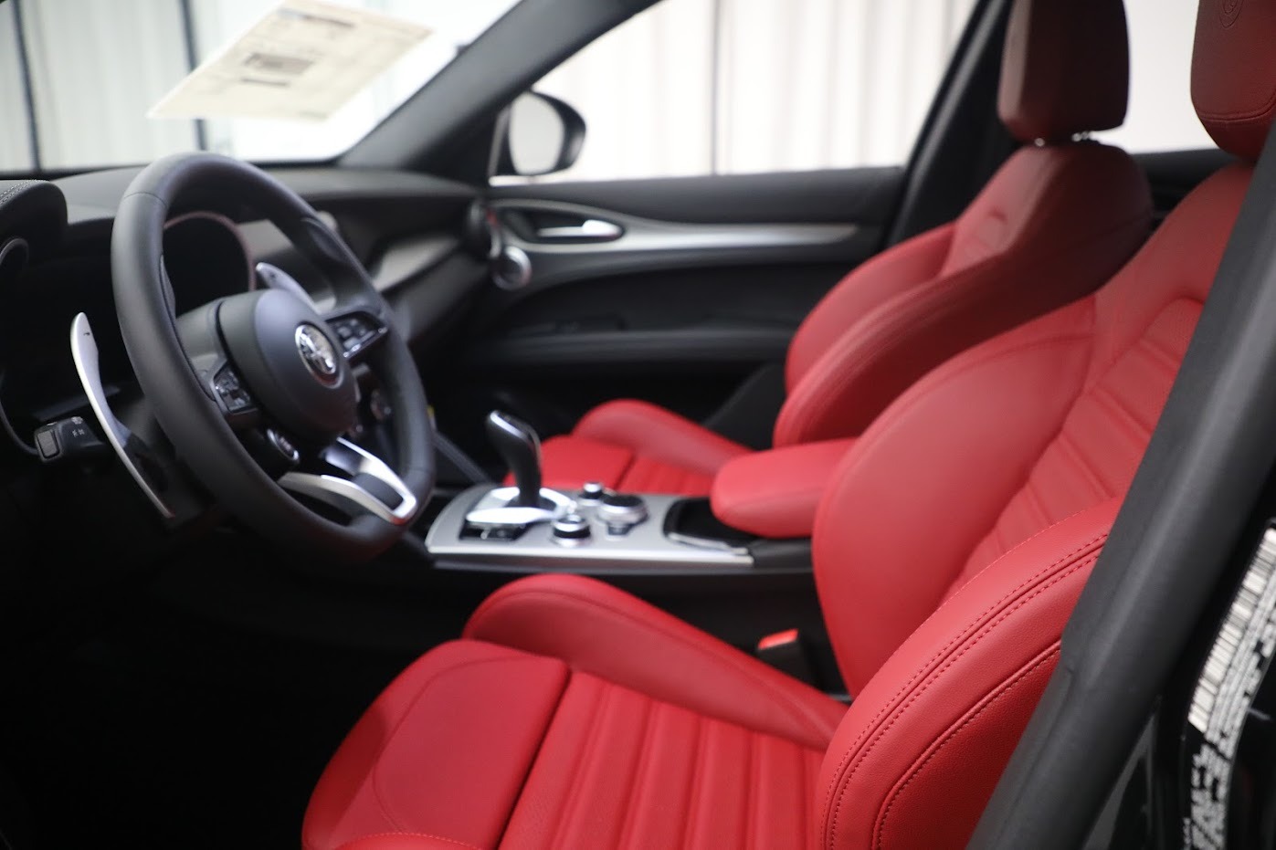 New-2024-Alfa-Romeo-Stelvio-Veloce