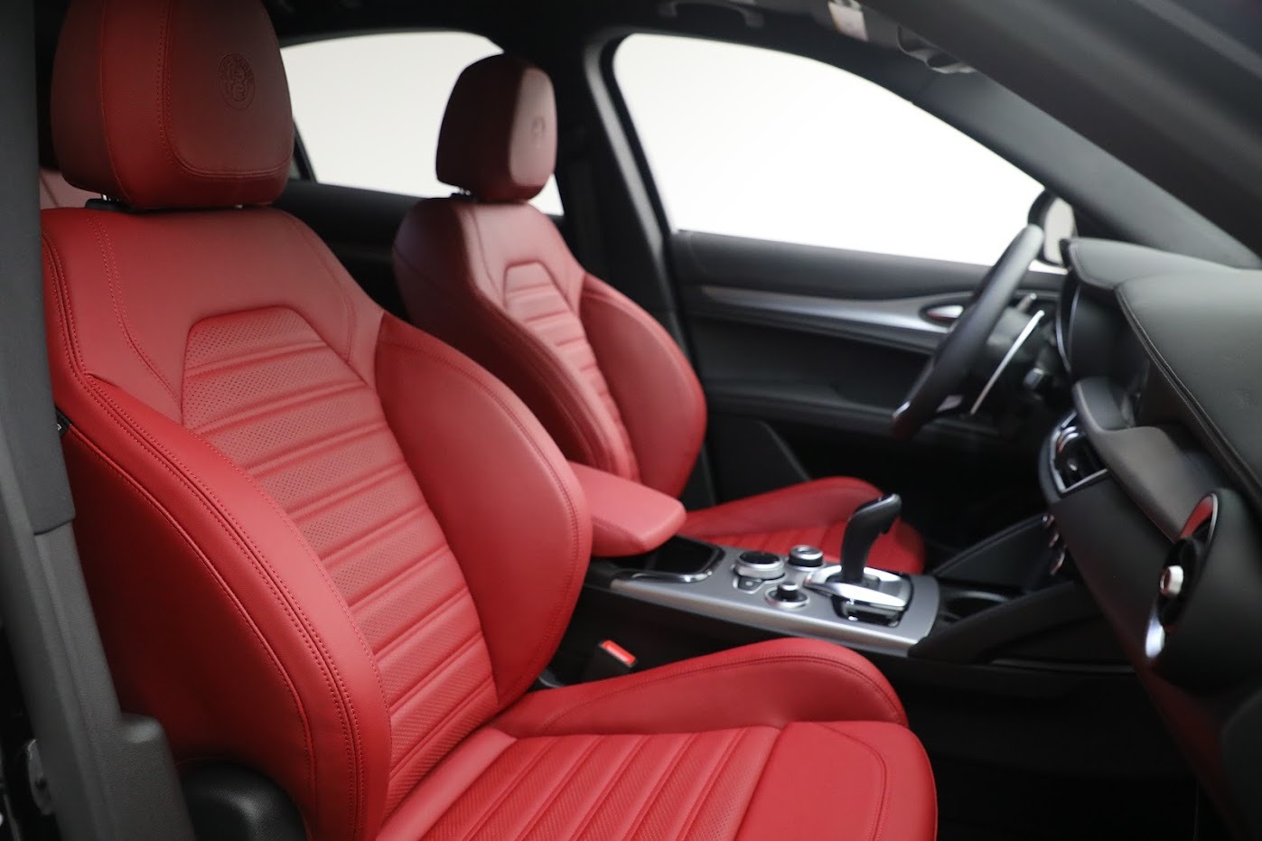 New-2024-Alfa-Romeo-Stelvio-Veloce