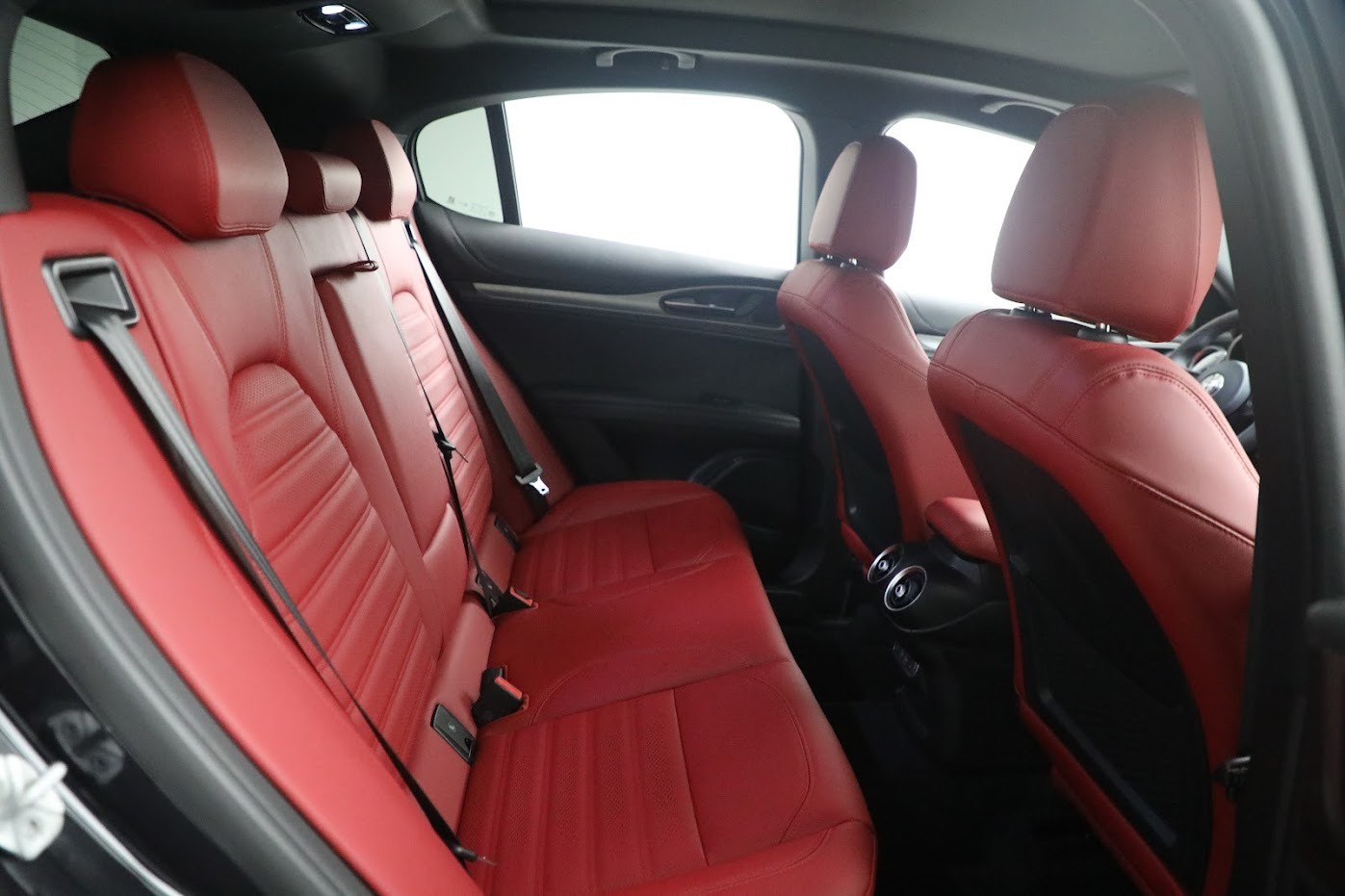 New-2024-Alfa-Romeo-Stelvio-Veloce