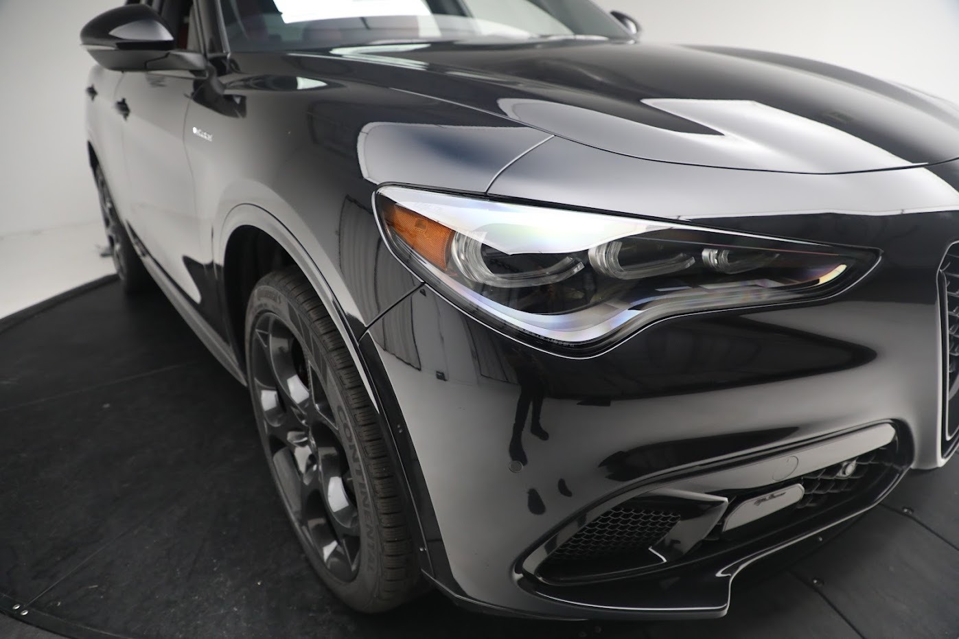 New-2024-Alfa-Romeo-Stelvio-Veloce