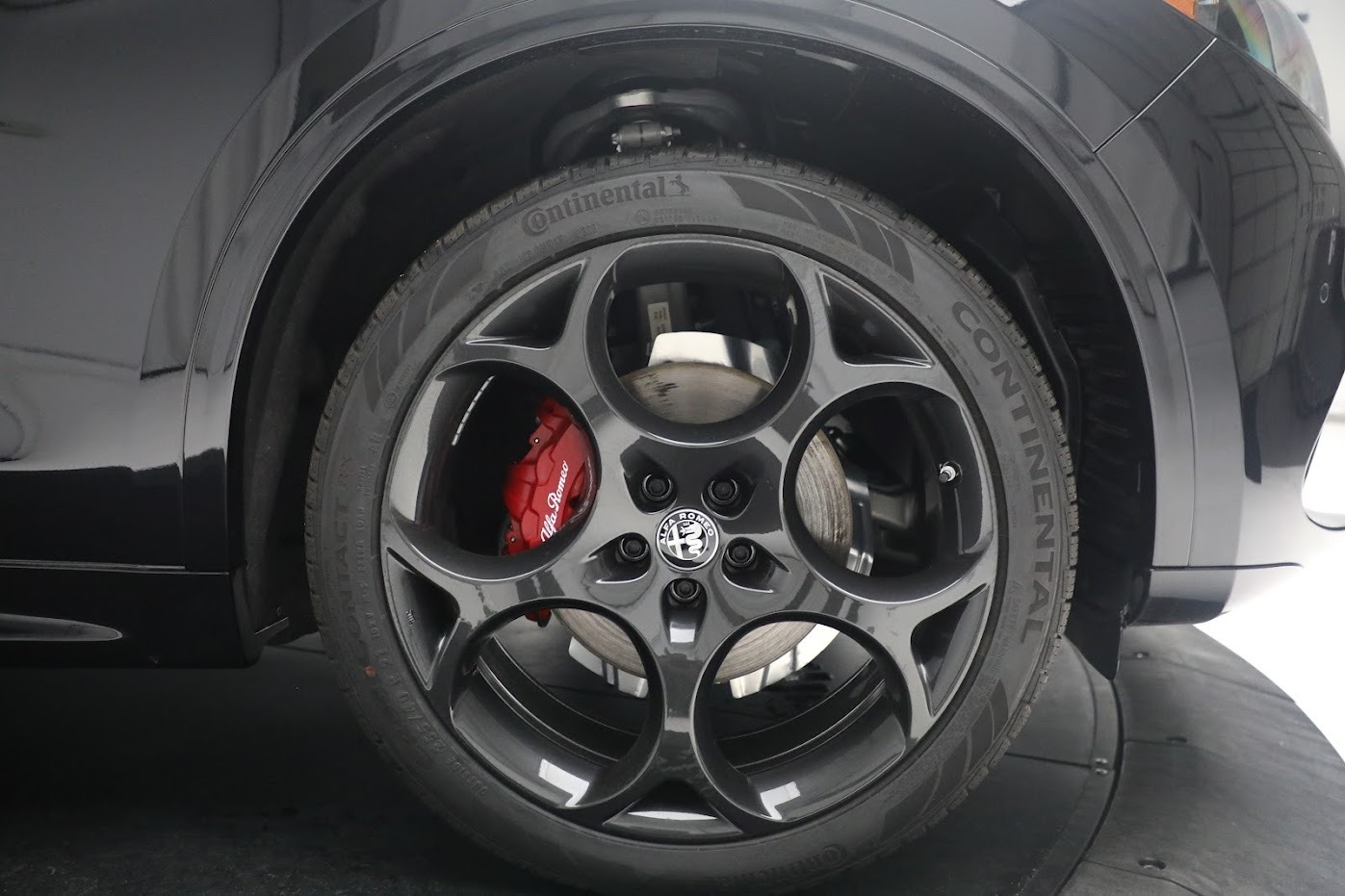 New-2024-Alfa-Romeo-Stelvio-Veloce