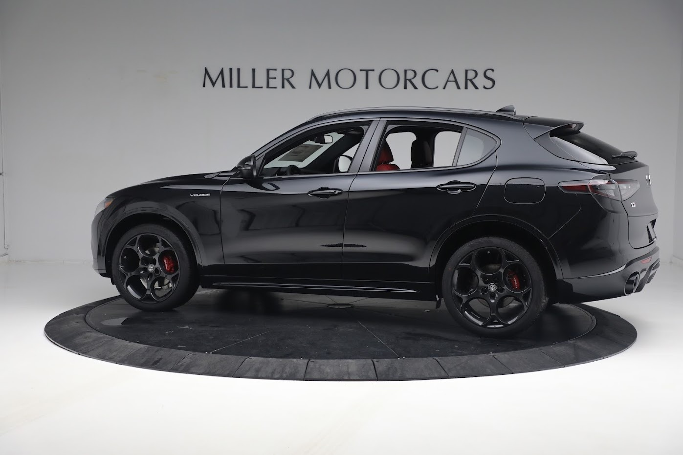 New-2024-Alfa-Romeo-Stelvio-Veloce
