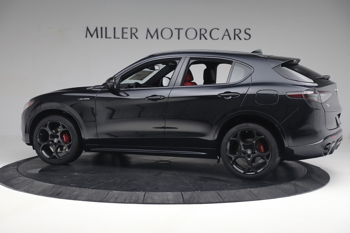 New-2024-Alfa-Romeo-Stelvio-Veloce