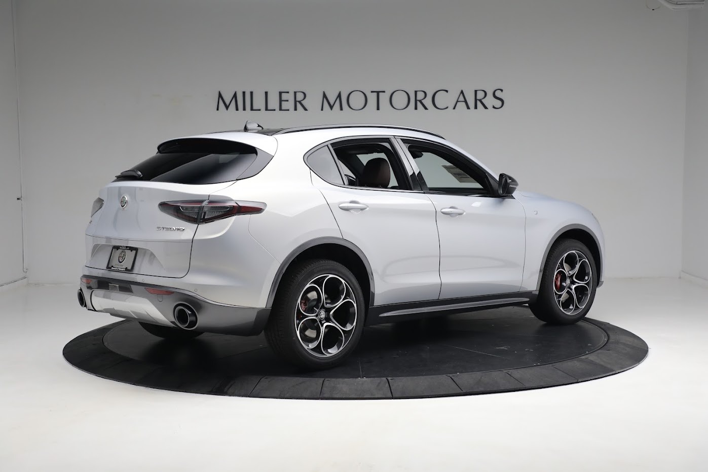 New-2024-Alfa-Romeo-Stelvio-Ti