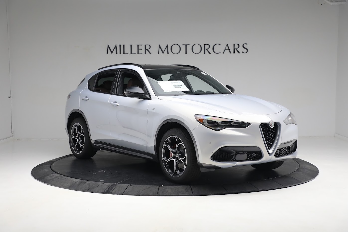 New-2024-Alfa-Romeo-Stelvio-Ti