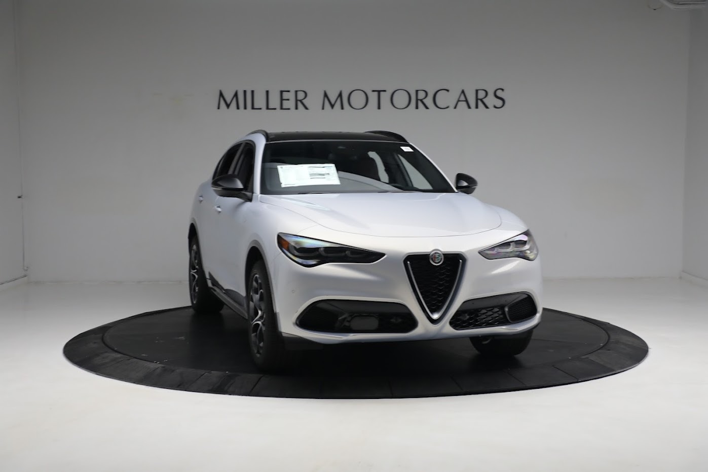 New-2024-Alfa-Romeo-Stelvio-Ti