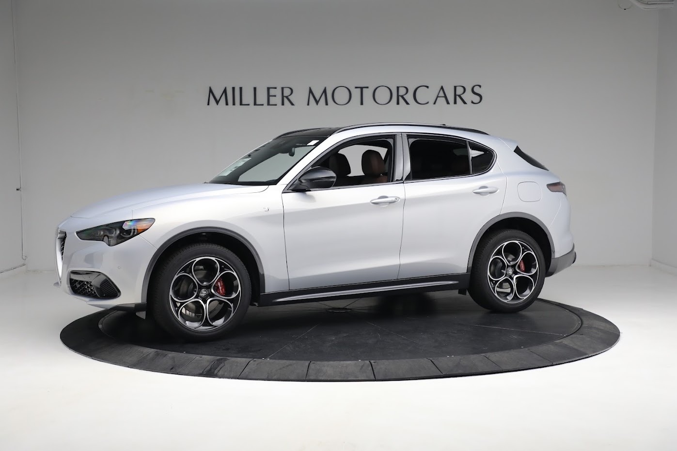 New-2024-Alfa-Romeo-Stelvio-Ti