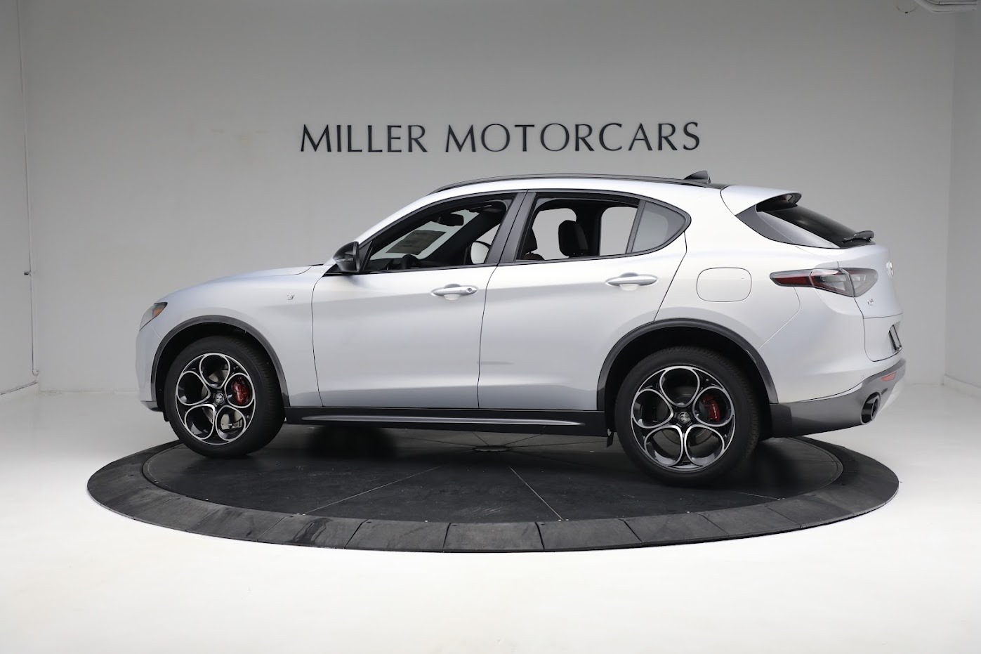 New-2024-Alfa-Romeo-Stelvio-Ti