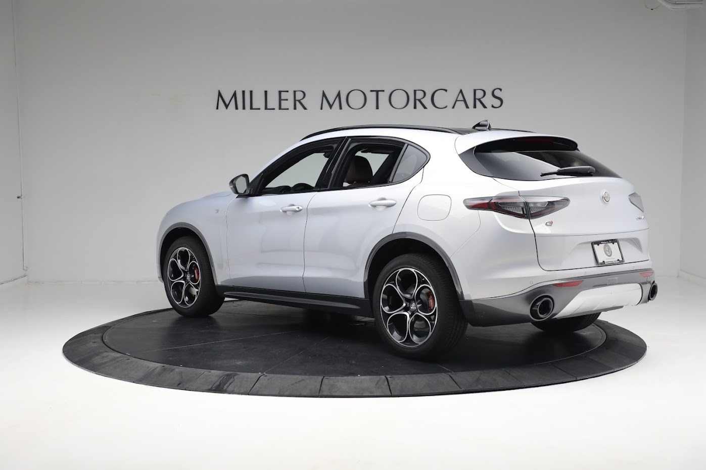 New-2024-Alfa-Romeo-Stelvio-Ti