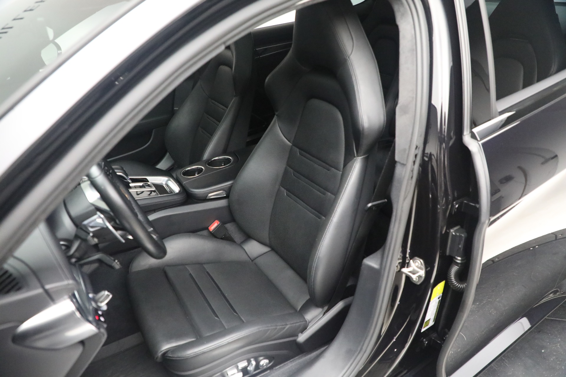 Used-2018-Porsche-Panamera-Turbo