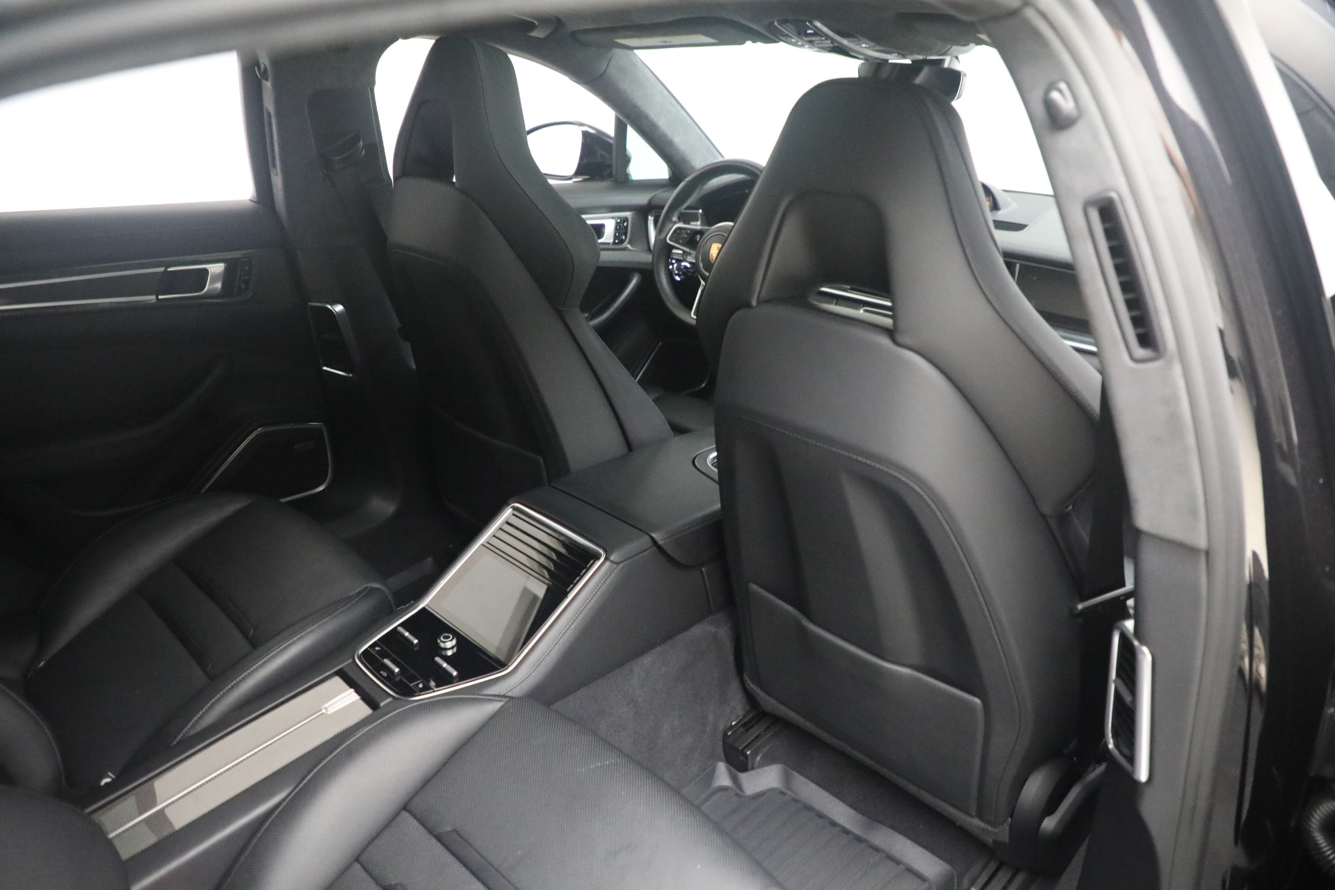 Used-2018-Porsche-Panamera-Turbo