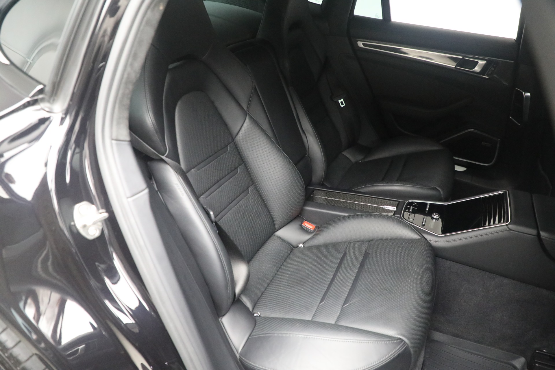 Used-2018-Porsche-Panamera-Turbo