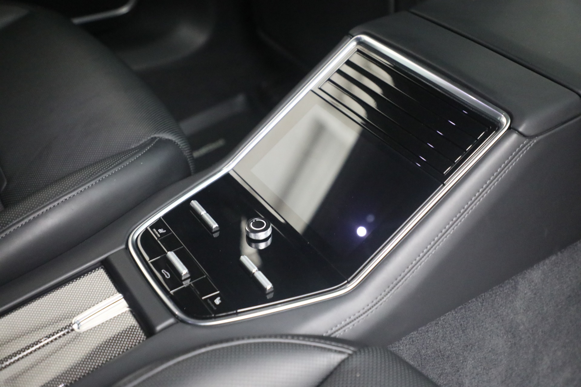 Used-2018-Porsche-Panamera-Turbo