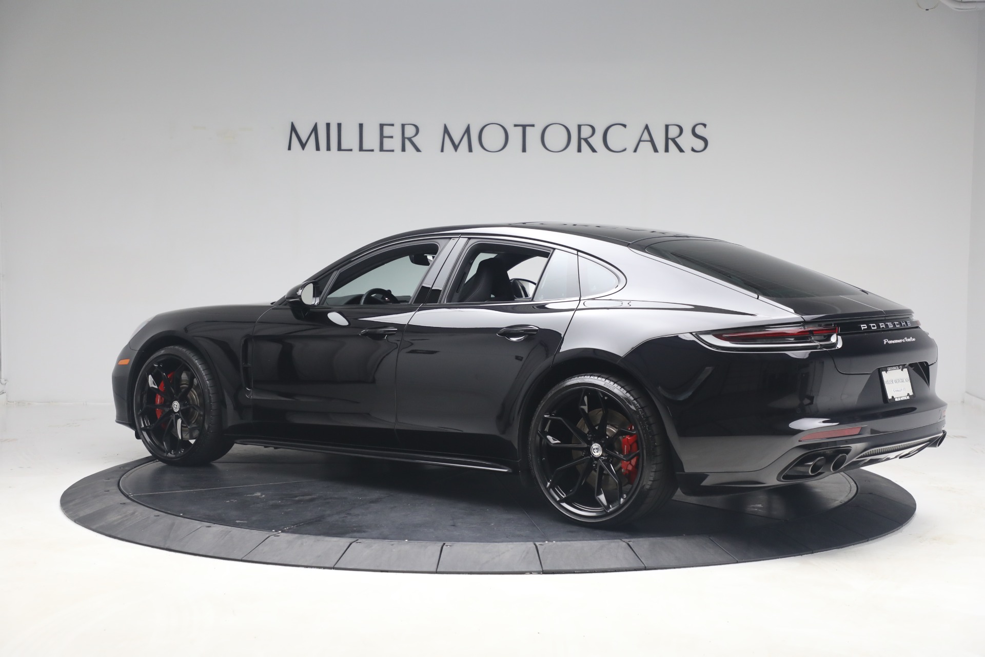 Used-2018-Porsche-Panamera-Turbo