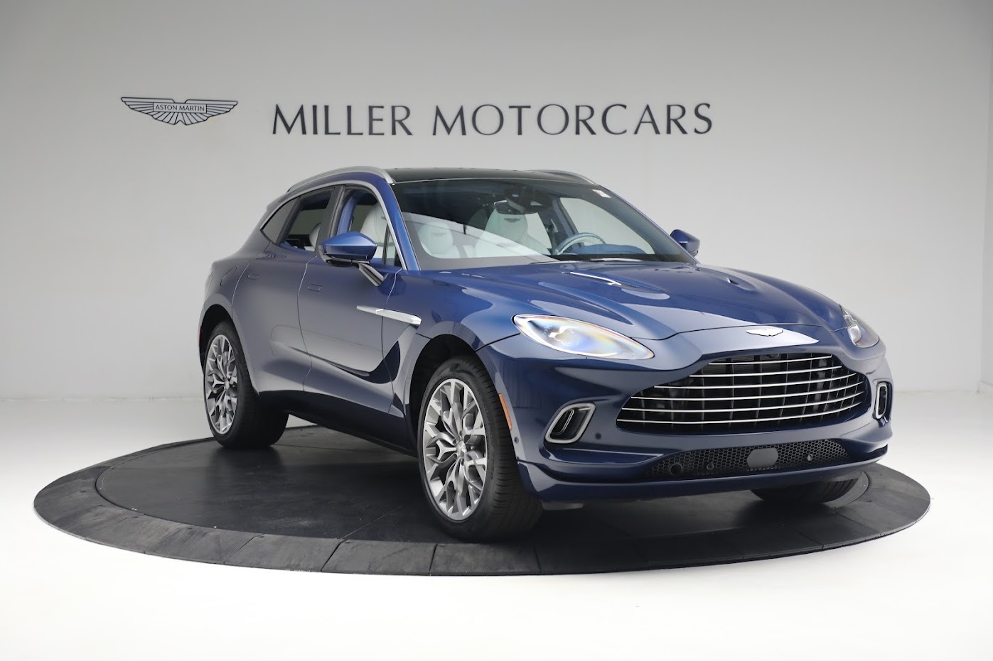 New-2024-Aston-Martin-DBX