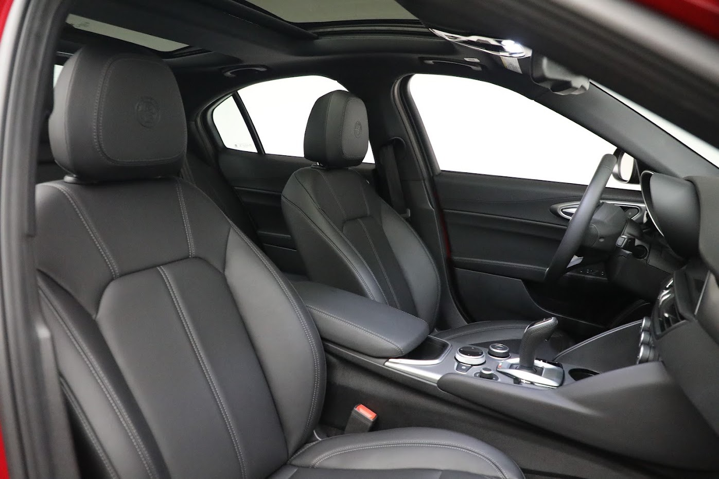 New-2024-Alfa-Romeo-Giulia-Ti