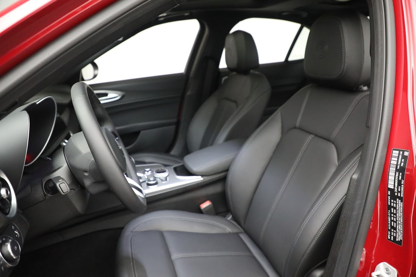 New-2024-Alfa-Romeo-Giulia-Ti