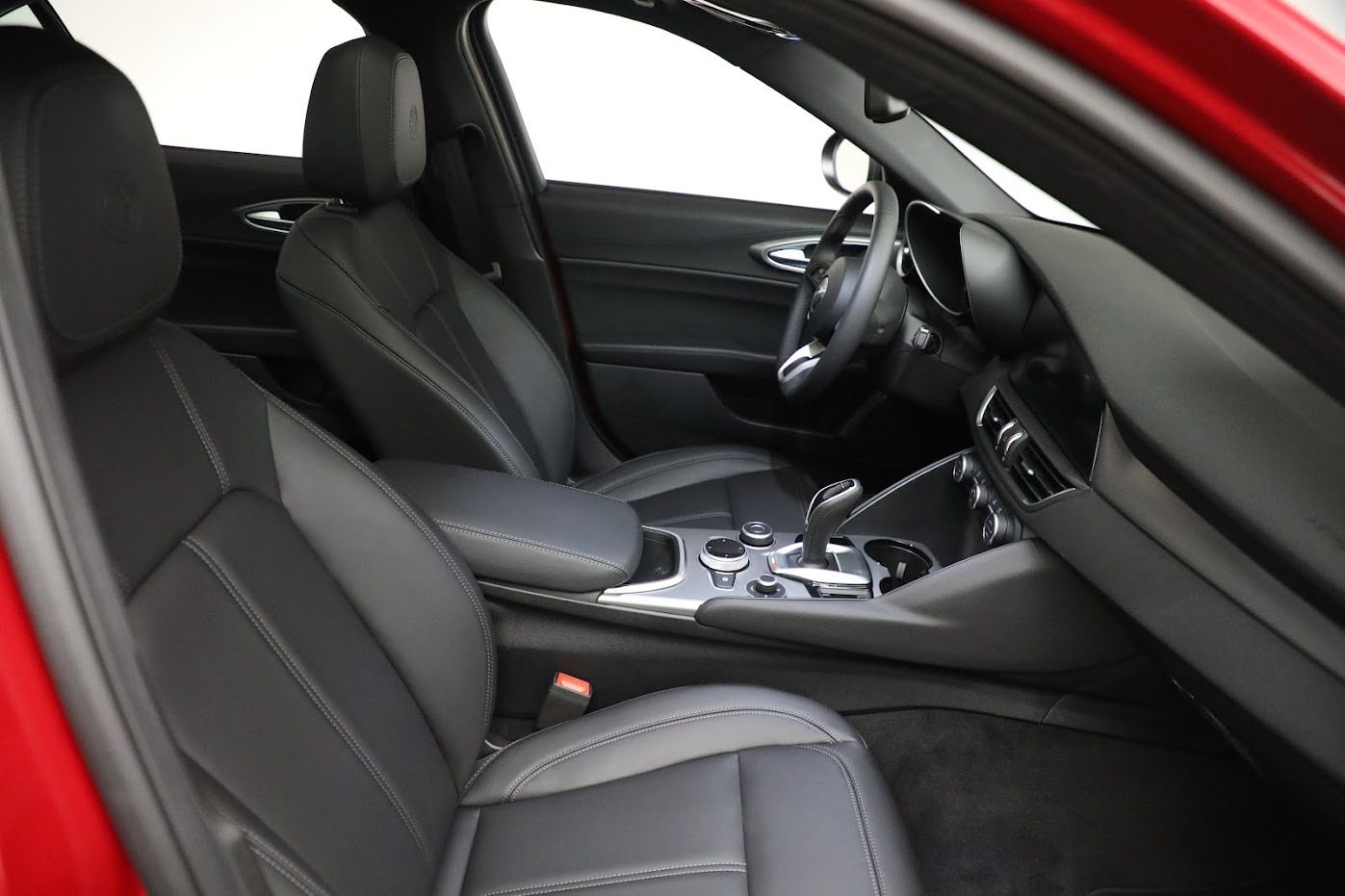 New-2024-Alfa-Romeo-Giulia-Ti