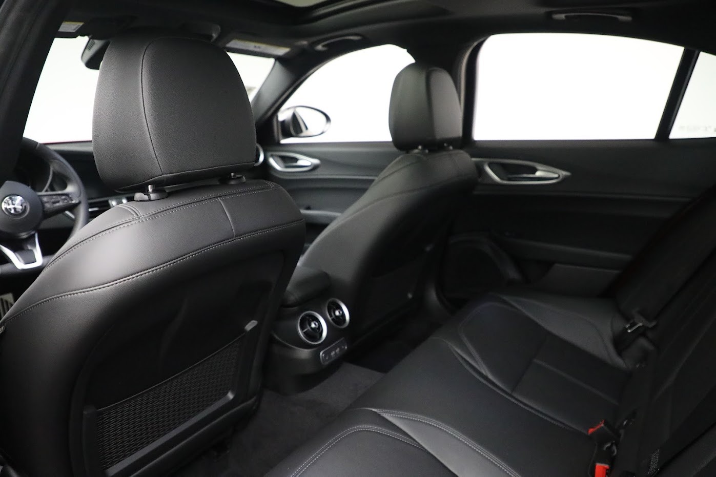 New-2024-Alfa-Romeo-Giulia-Ti