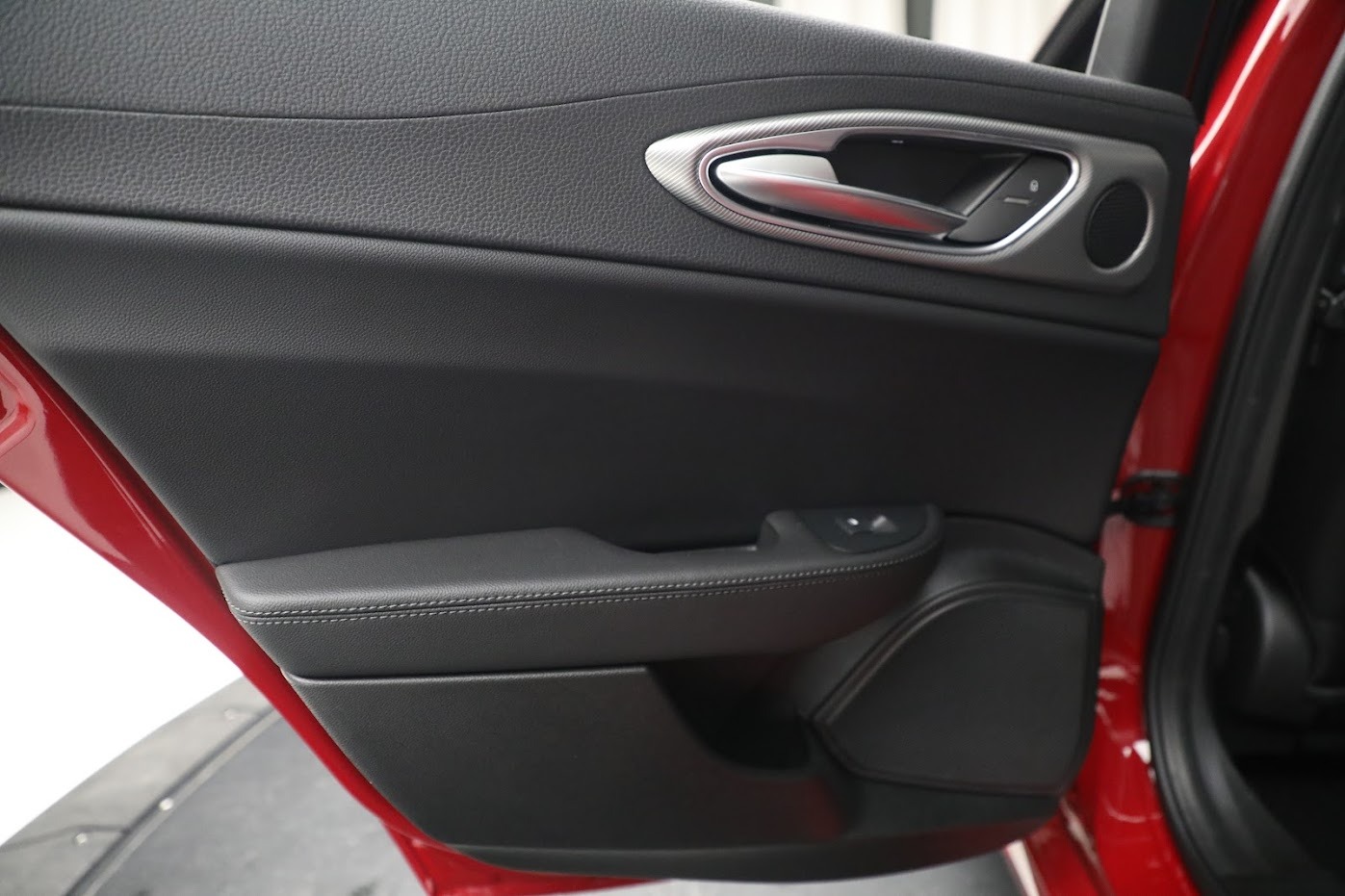 New-2024-Alfa-Romeo-Giulia-Ti