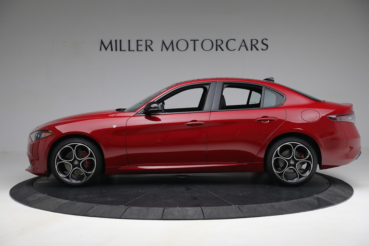 New-2024-Alfa-Romeo-Giulia-Ti