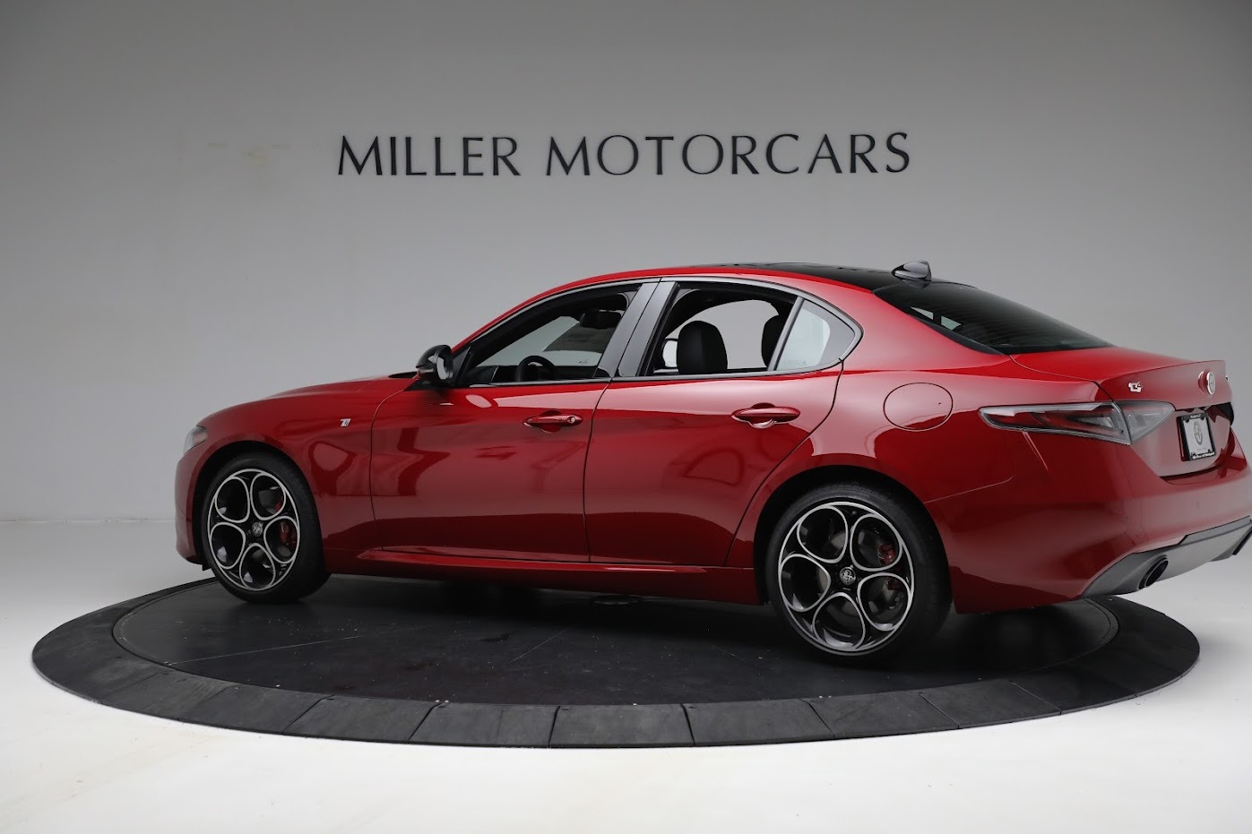 New-2024-Alfa-Romeo-Giulia-Ti