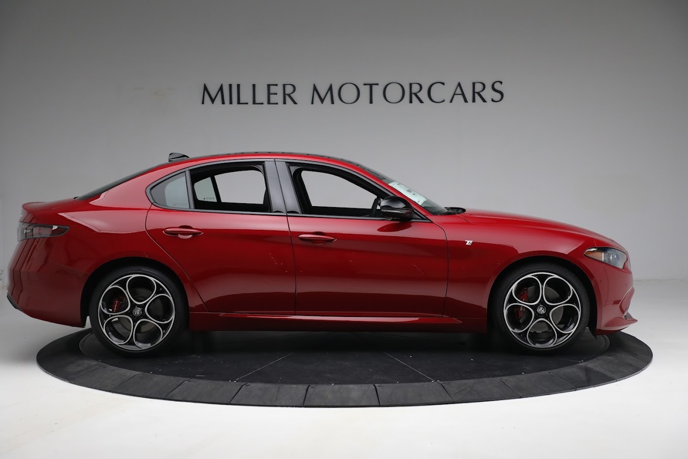 New-2024-Alfa-Romeo-Giulia-Ti