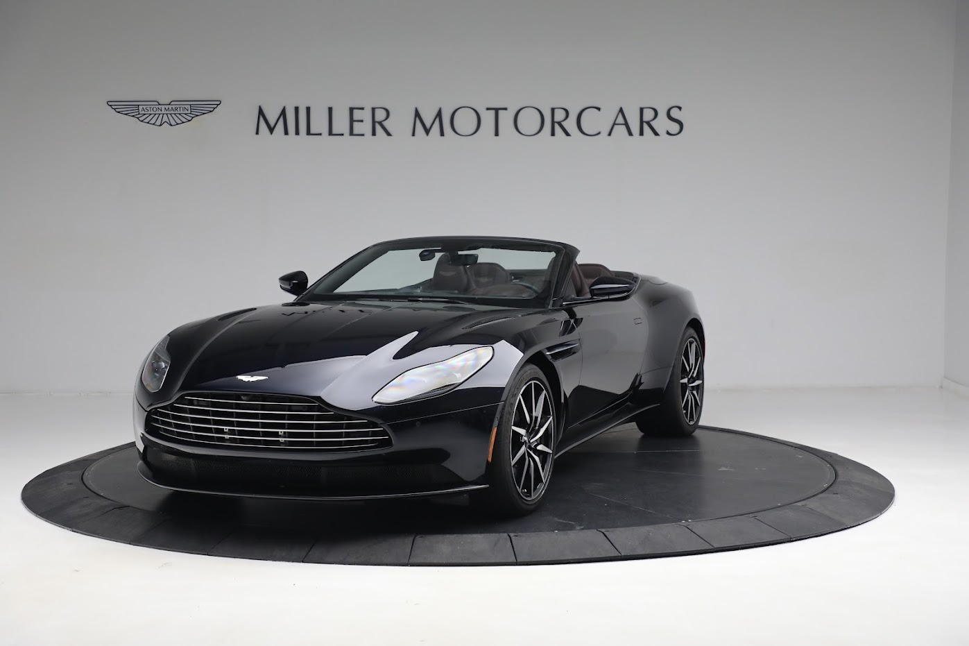 Used-2020-Aston-Martin-DB11-Volante